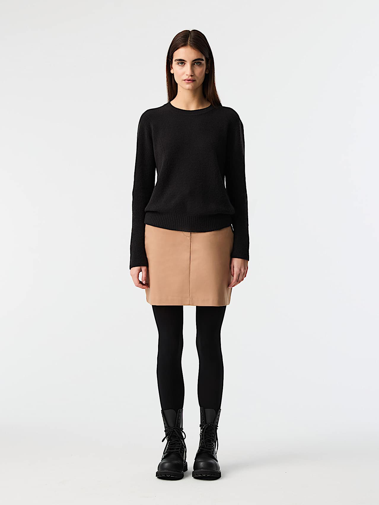 AlphaTauri | FAAMO V1.Y9.02 | Nahtloser 3D-Strickpullover mit Rundhalsausschnitt in Black für Damen