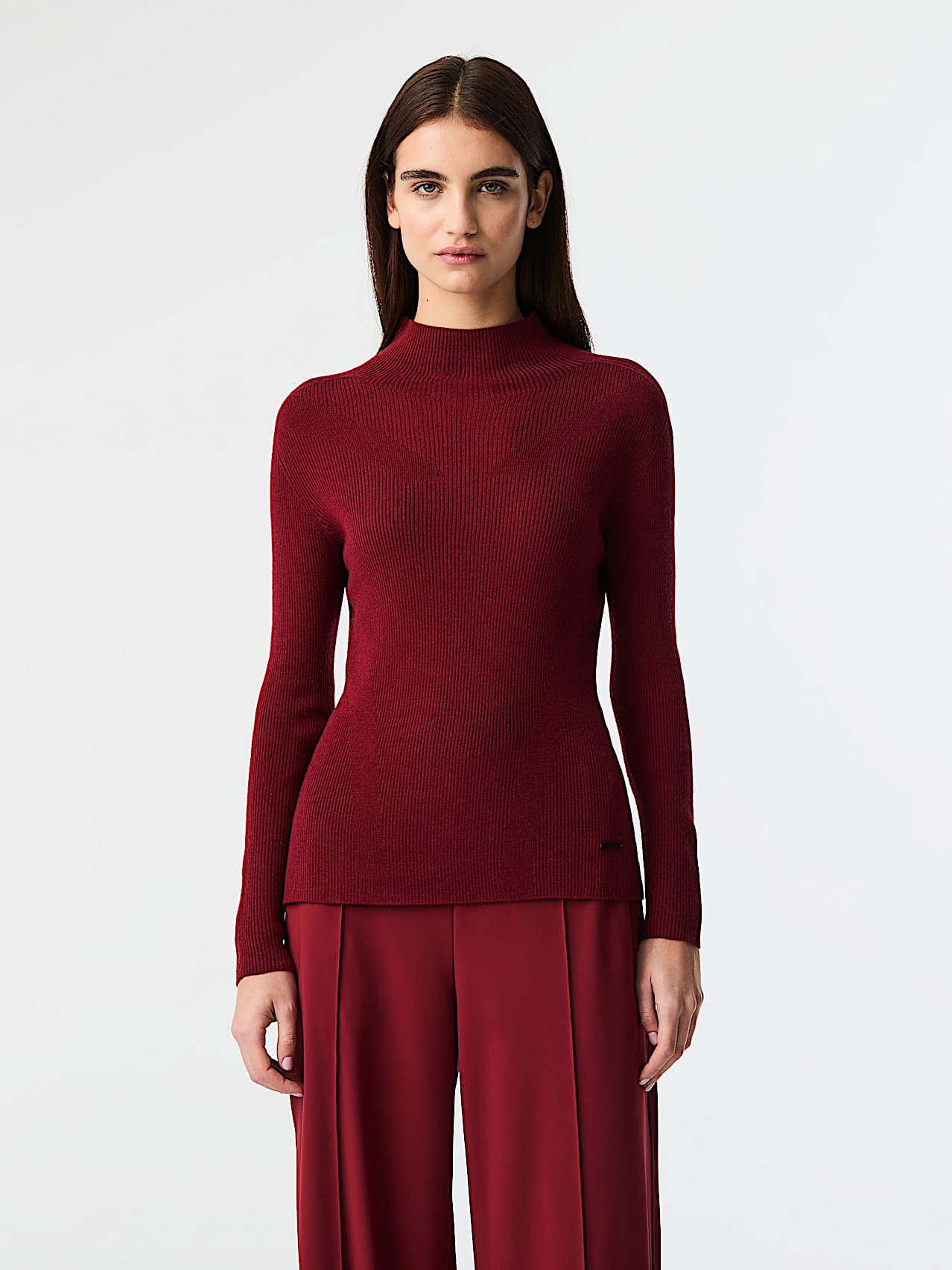 AlphaTauri | FRACT V1.Y9.02 | Maglione dolcevita in lana lavorato a maglia 3D senza cuciture in Dark Berry for Donna