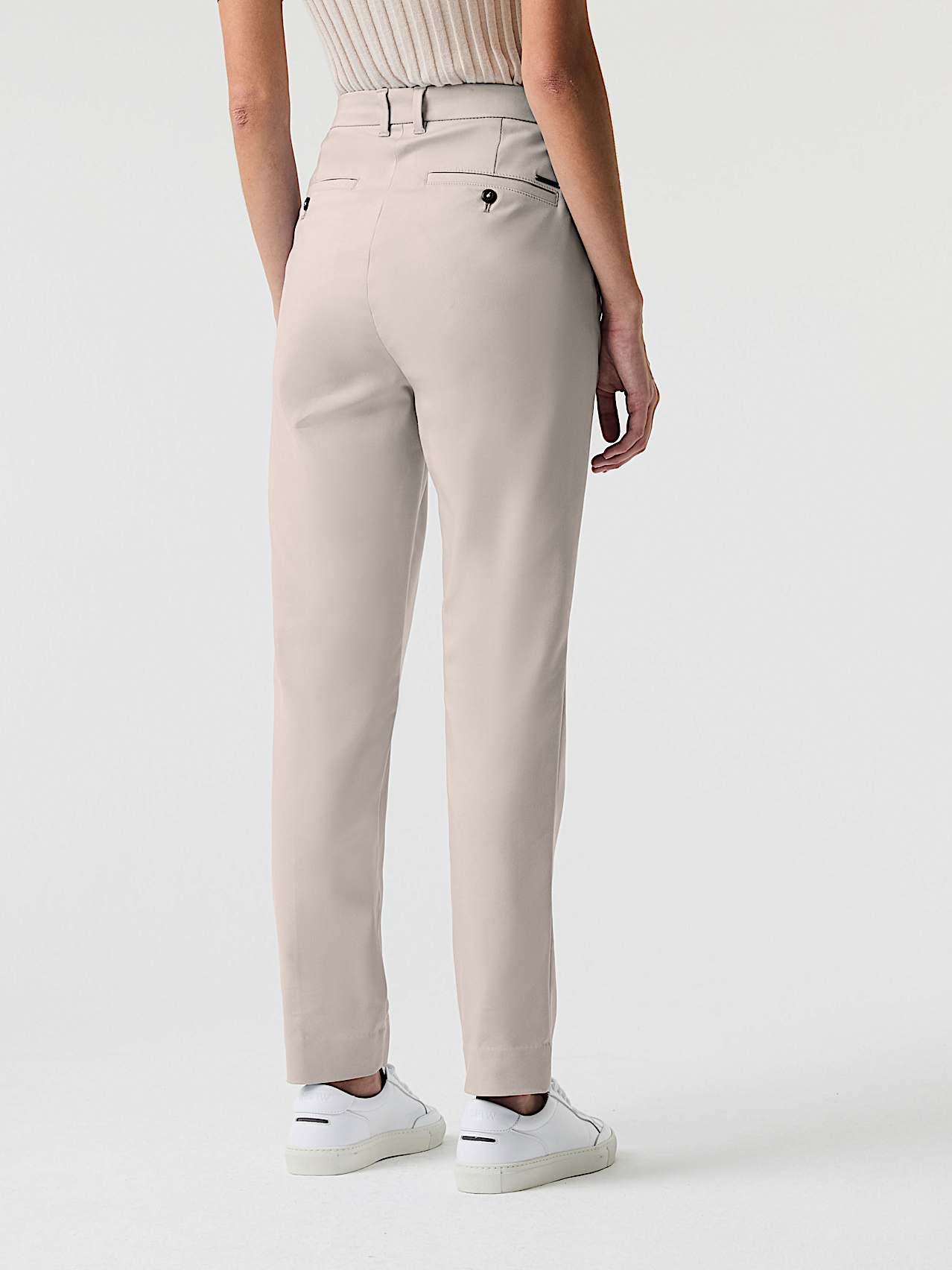 AlphaTauri | PERTI V5.Y9.01 | Tapered Pants with Pleats in Stone for Women