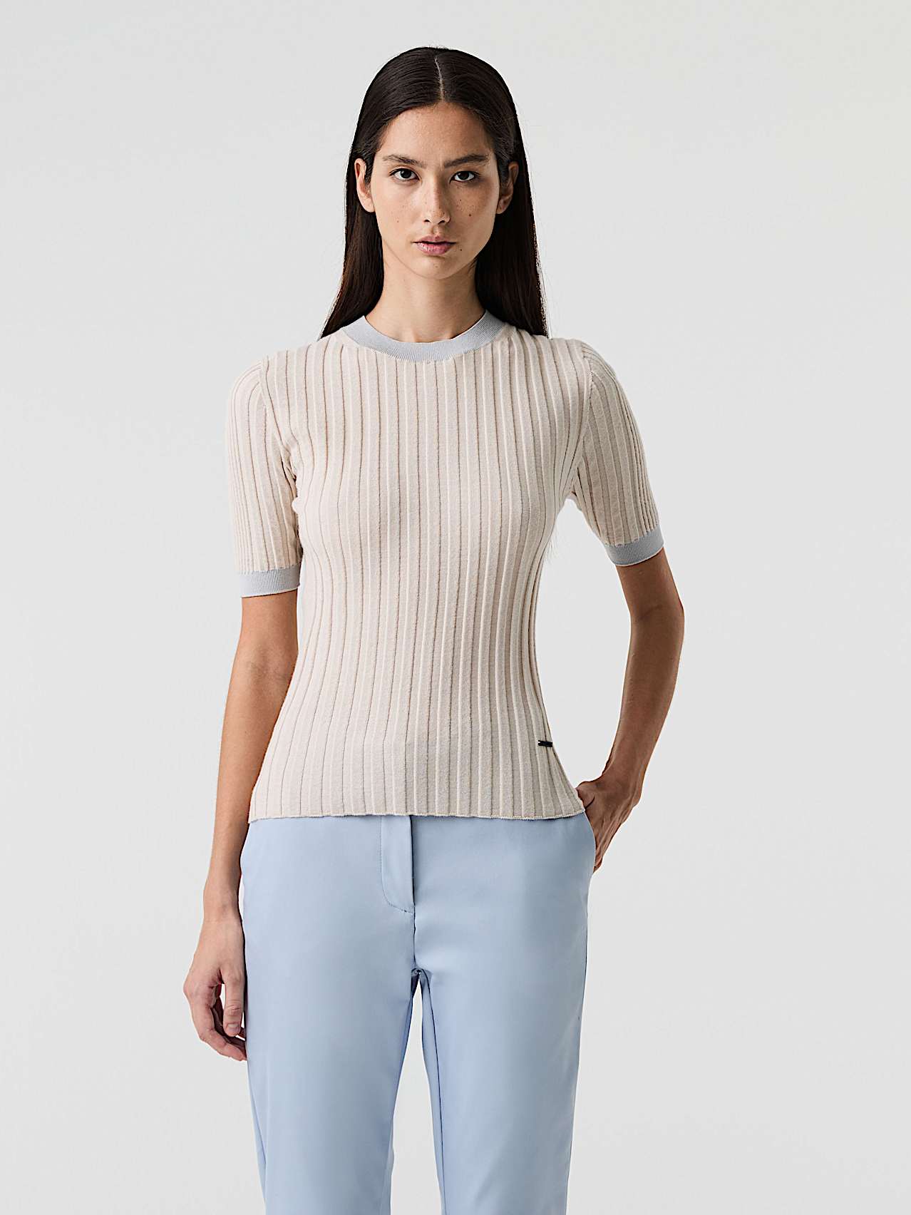 AlphaTauri | FONELE V1.Y9.01 | T-shirt en maille 3D de cachemire et Coolmax® sans couture in Stone for Femme