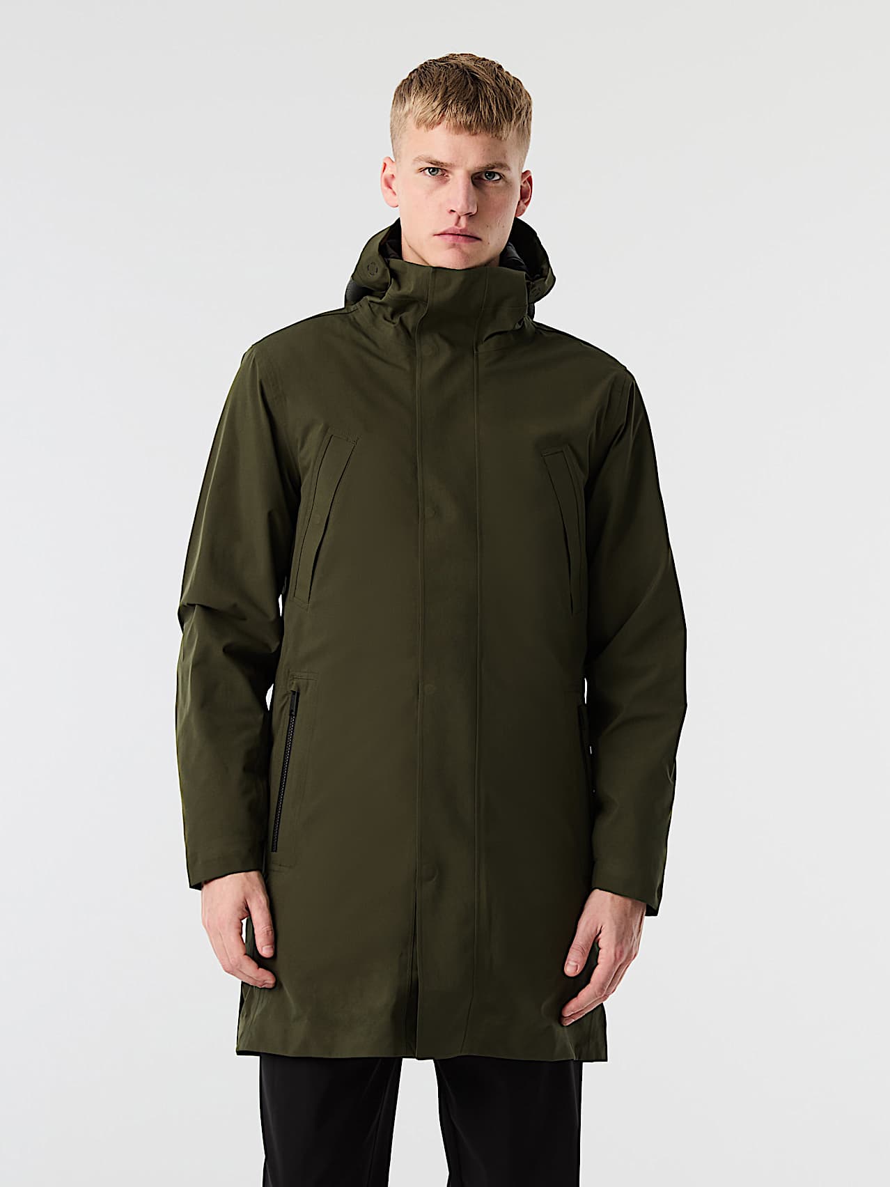 AlphaTauri | KOOV V10.Y7.02 | Icónica parka de Taurobran® impermeable y plegable in Verde Oscuro for Hombre