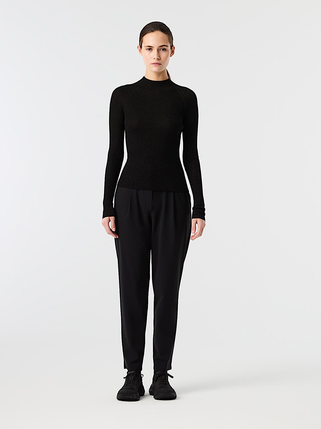 AlphaTauri | FLORA V1.Y9.02 | 3D-Strick Pullover mit Stehkragen und Metallic-Garn in Schwarz für Damen