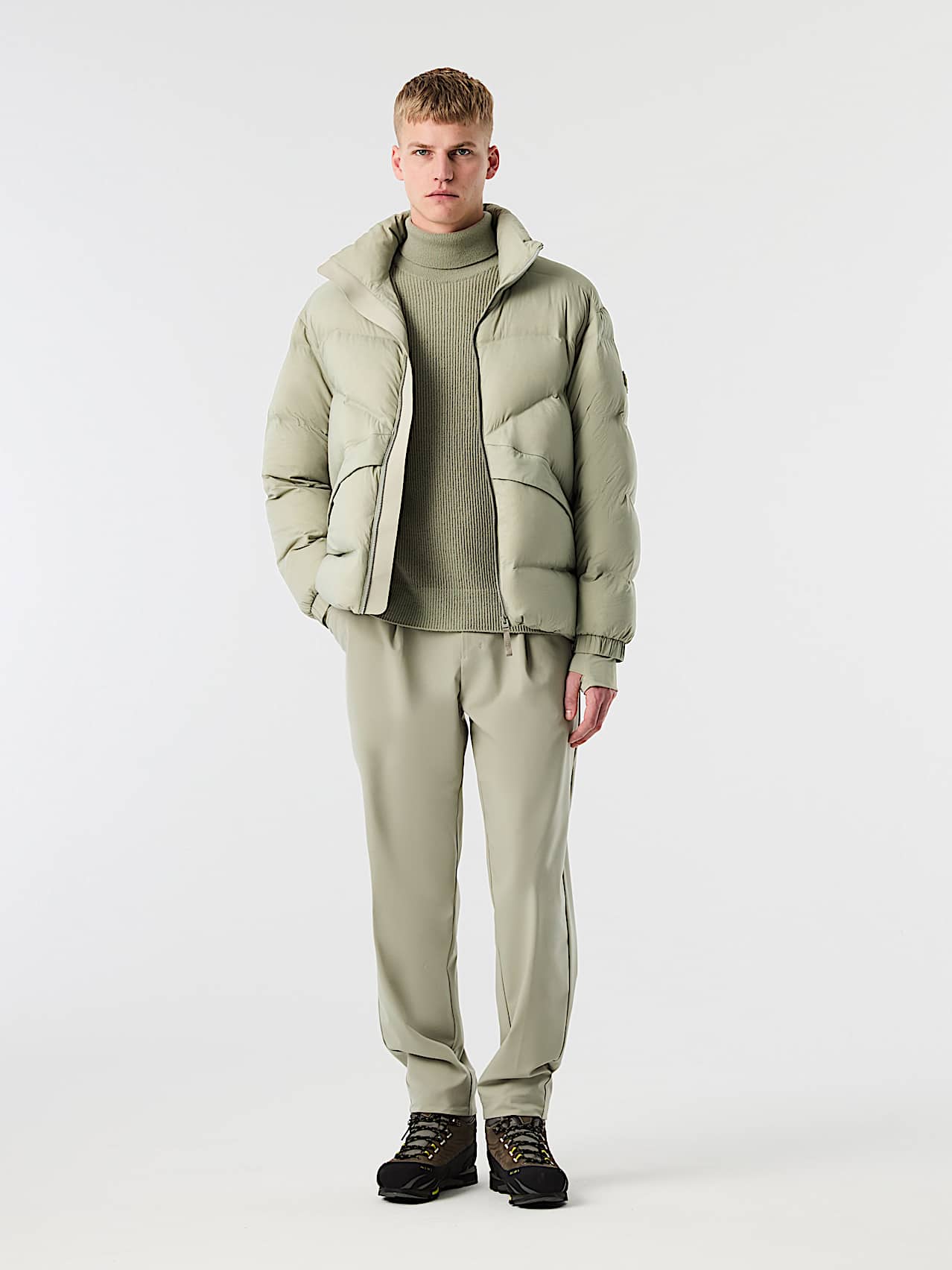 AlphaTauri | OLAVON V1.Y10.02 | Ultraleichte verstaubare Daunenjacke in Dark Sage für Herren