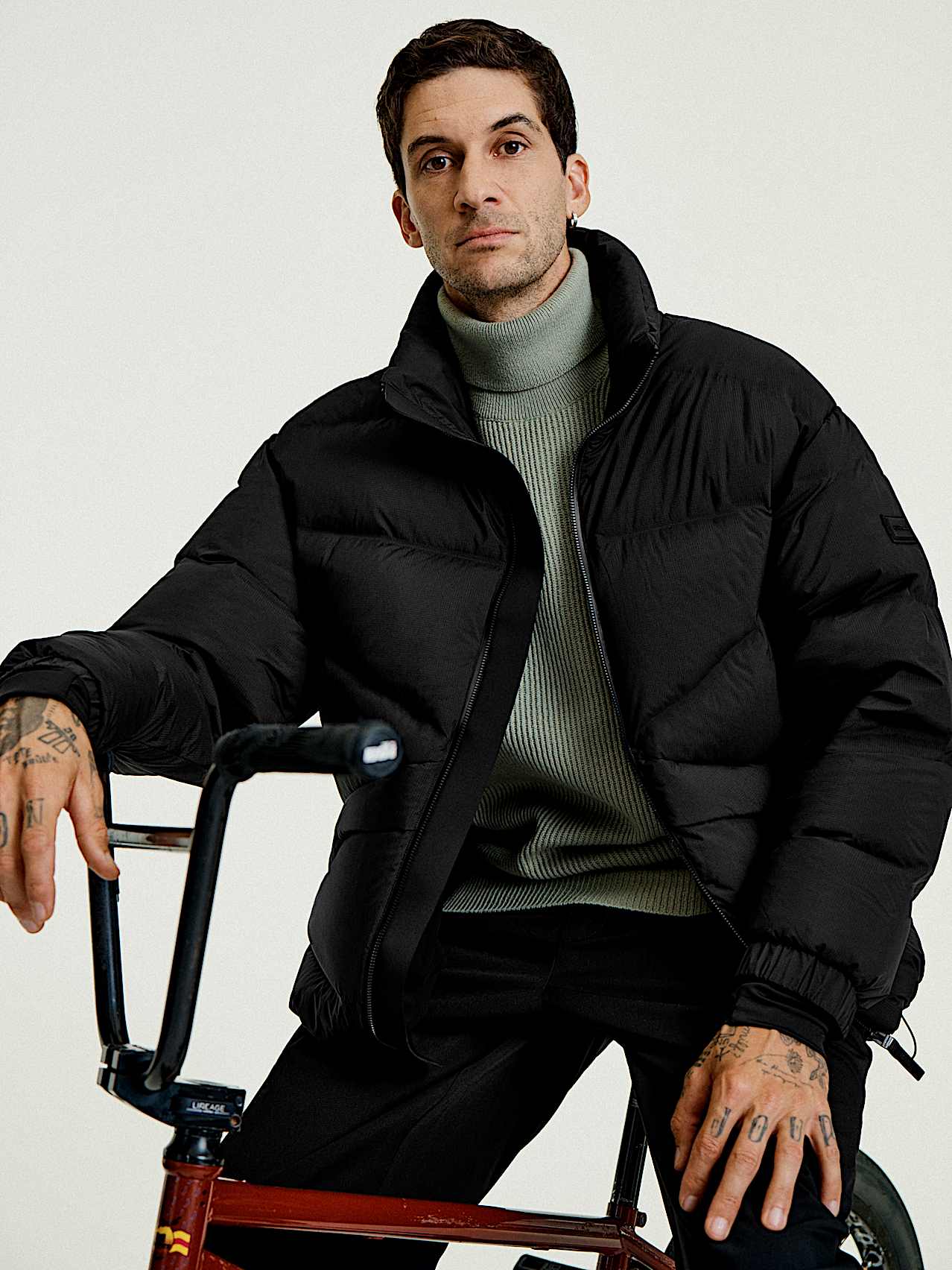 AlphaTauri | OLAVON V1.Y10.02 | Chaqueta de plumón ultraligera y plegable in Dandois Black for Hombre