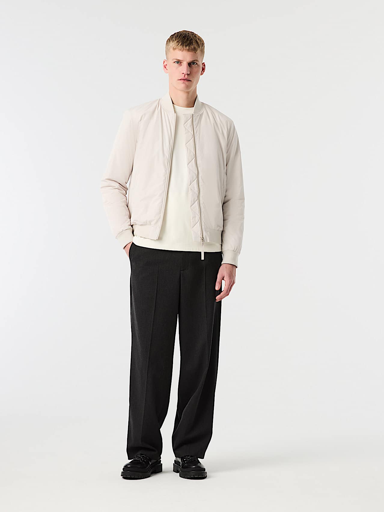 AlphaTauri | OUBLIS V1.Y10.02 | Water-repellent Light Padded Bomber Jacket with Primaloft® in Stone for Uomo