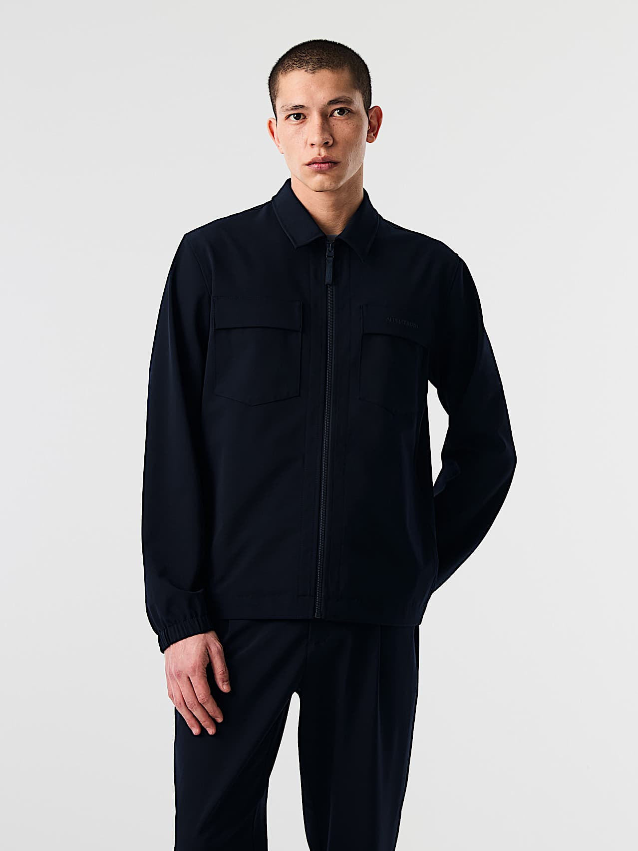 AlphaTauri | ONGERS V1.Y10.02 | Water-repellent Overshirt with 4-Way-Stretch in Dark Navy for Homme