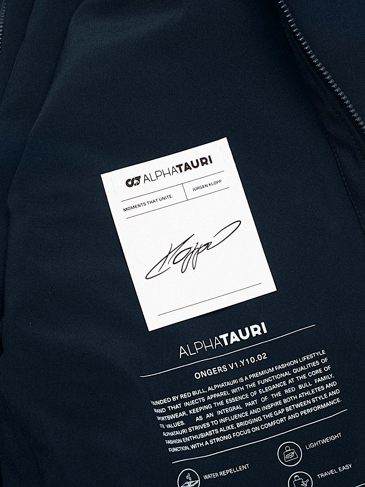 AlphaTauri | ONGERS V1.Y10.02 | Sovracamicia in Elegant Stretch idrorepellente, elasticizzato in quattro direzioni in Special Edition for Uomo