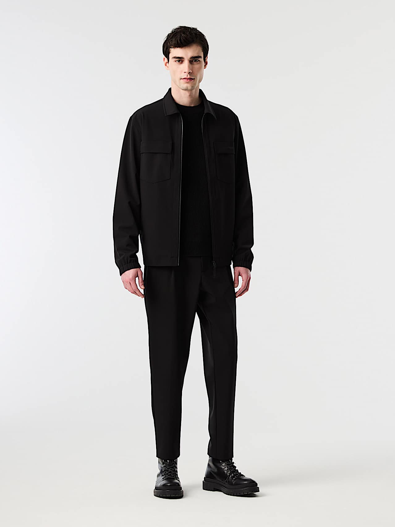 AlphaTauri | ONGERS V1.Y10.02 | Water-repellent Overshirt with 4-Way-Stretch in Black for Homme