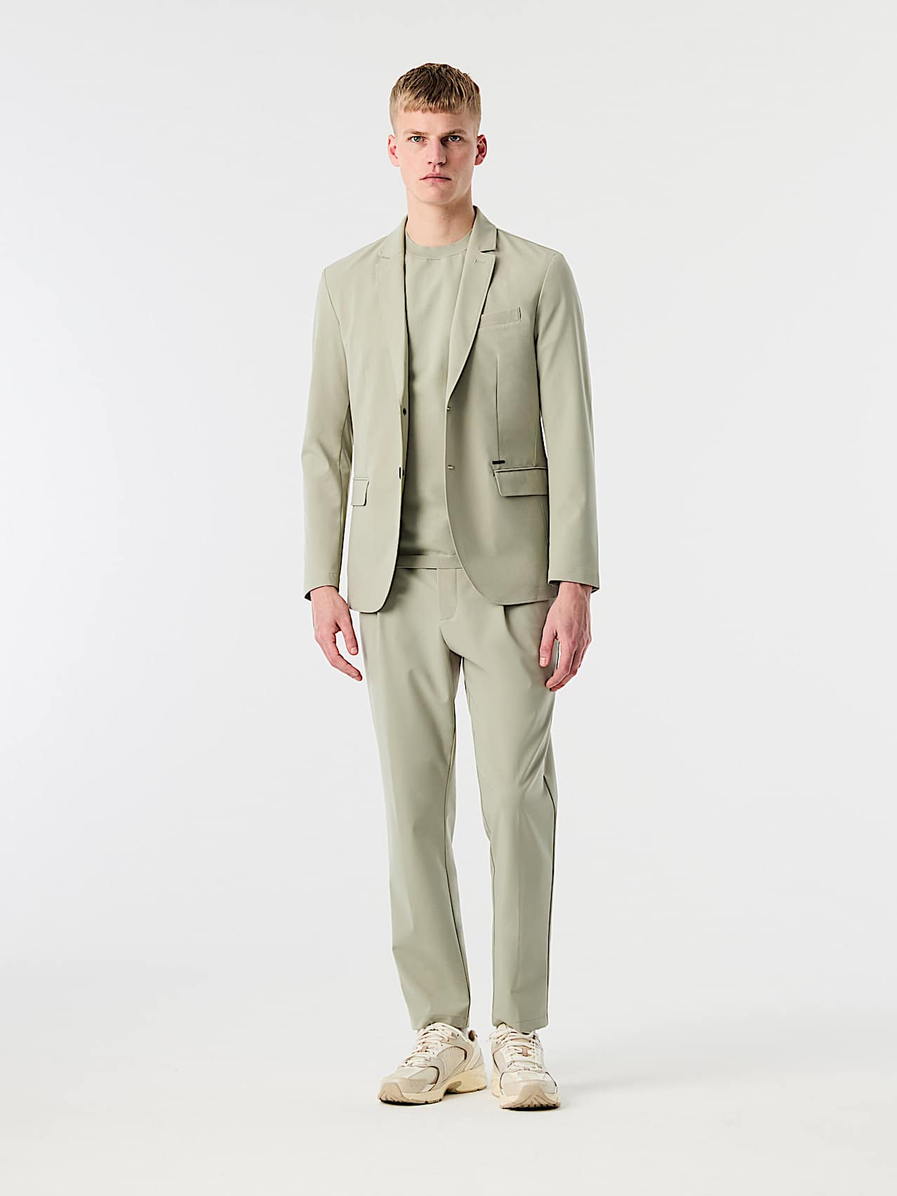 AlphaTauri | PAVRE V1.Y10.02 | Pantaloni Elegant Stretch in Dark Sage for Uomo