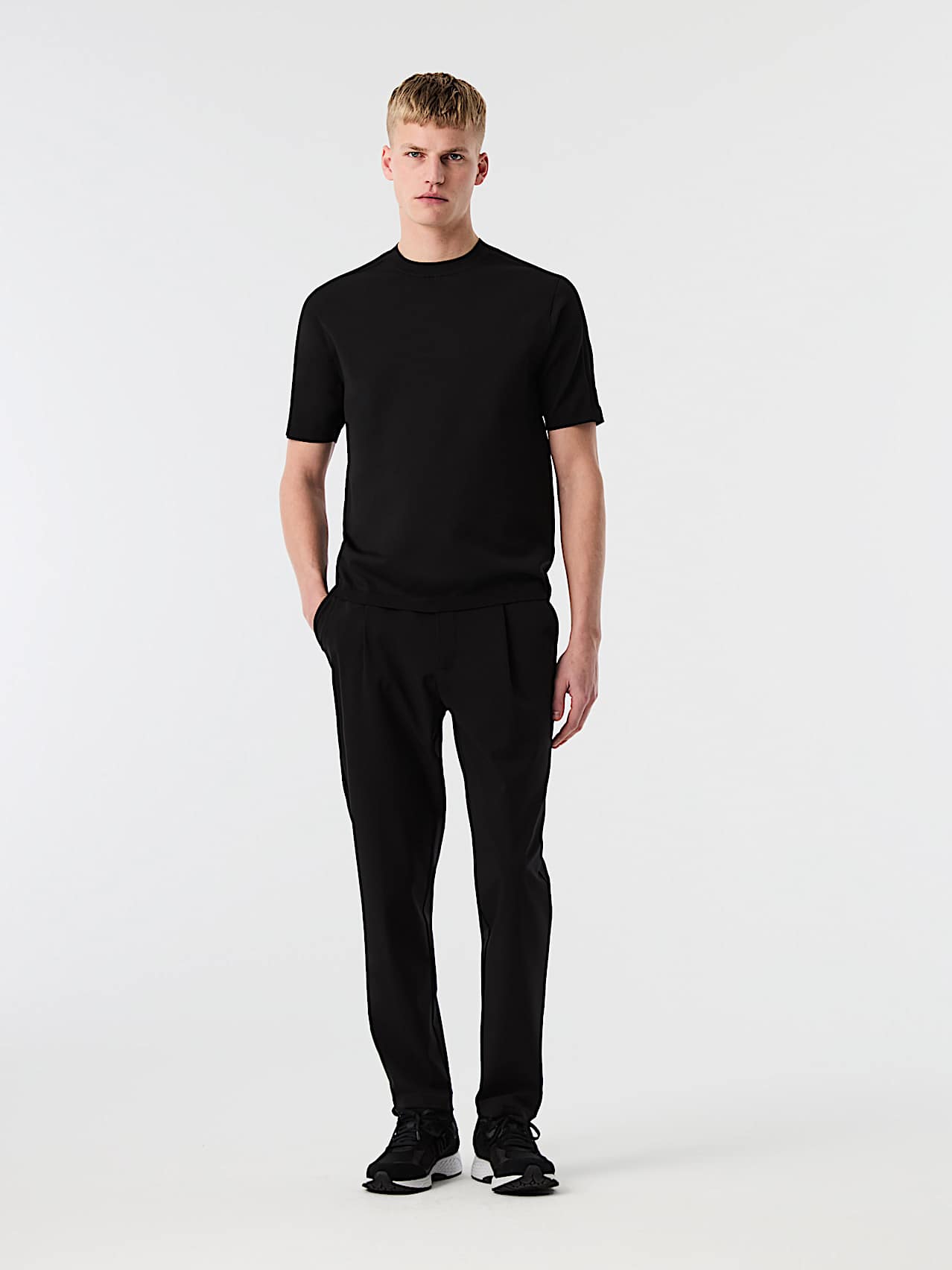 AlphaTauri | PAVRE V1.Y10.02 | Pantaloni Elegant Stretch in Black for Uomo
