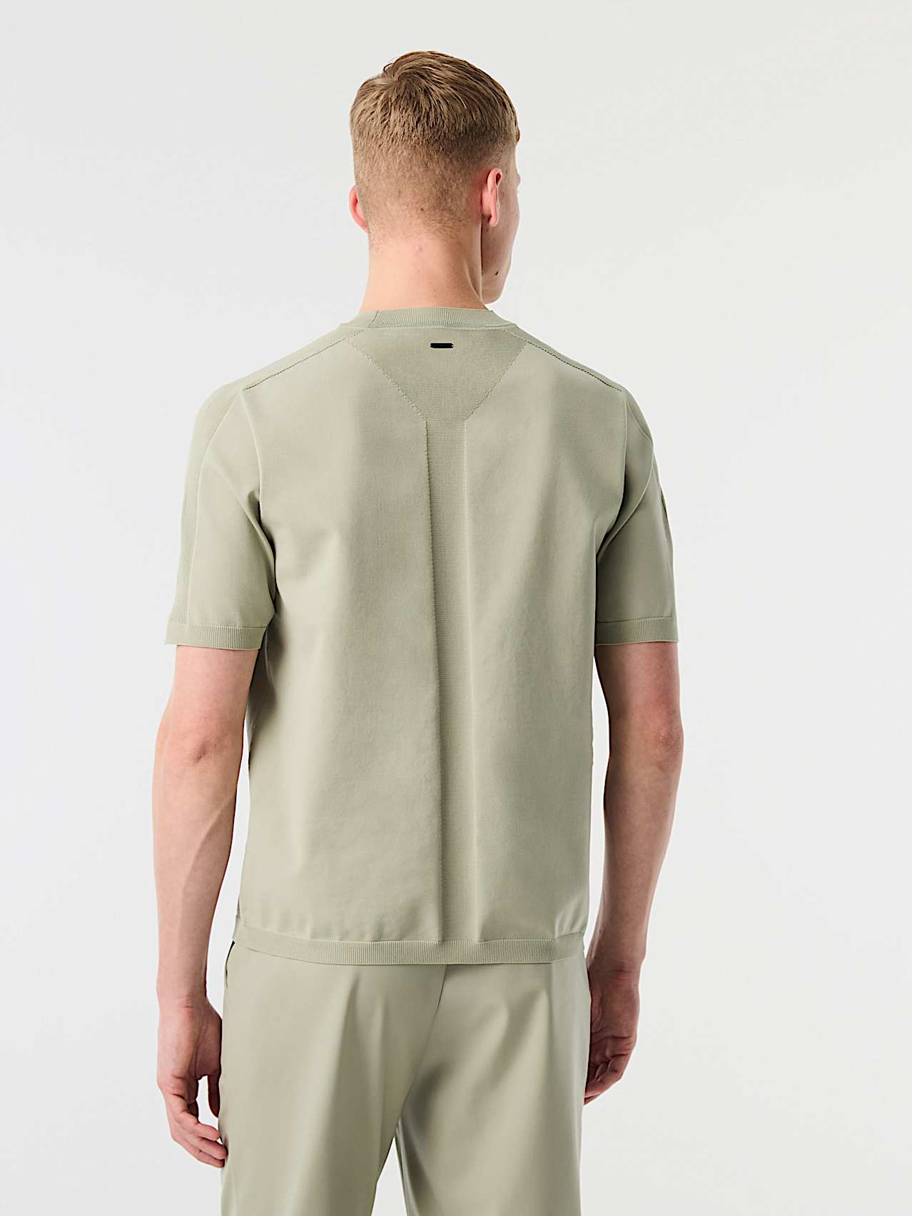 AlphaTauri | FARIS V1.Y10.02 | 3D Knit Loose Fit T-Shirt in Dark Sage für Herren