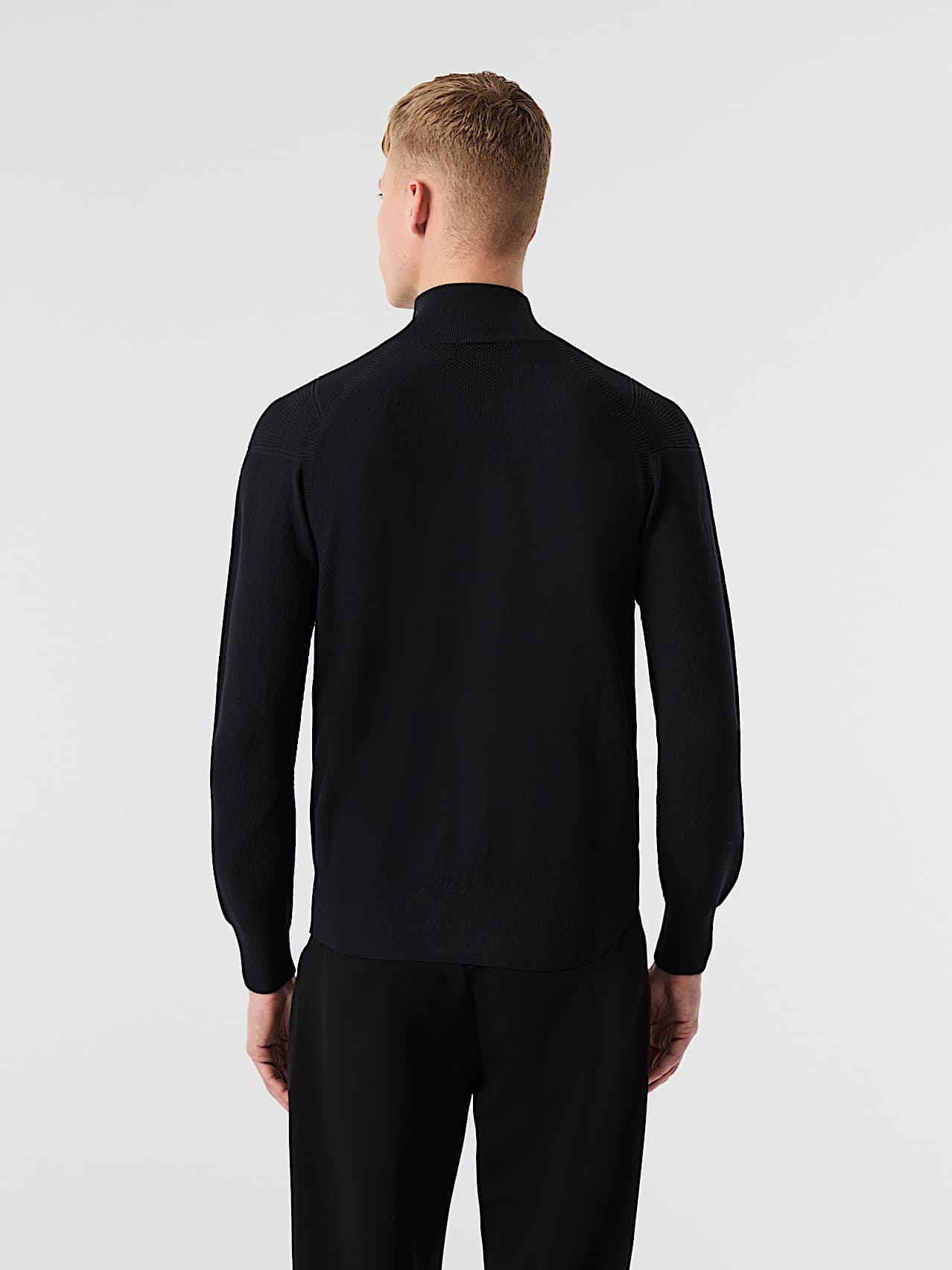 AlphaTauri | FROST V2.Y10.02 | Seamless 3D Knit Half-Zip Sweater in Black for Uomo