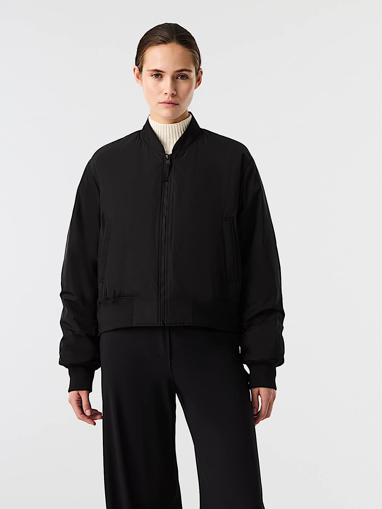 AlphaTauri | OALERMO V1.Y10.02 | Water-repellent Lightly Padded Bomber Jacket in Schwarz für Damen