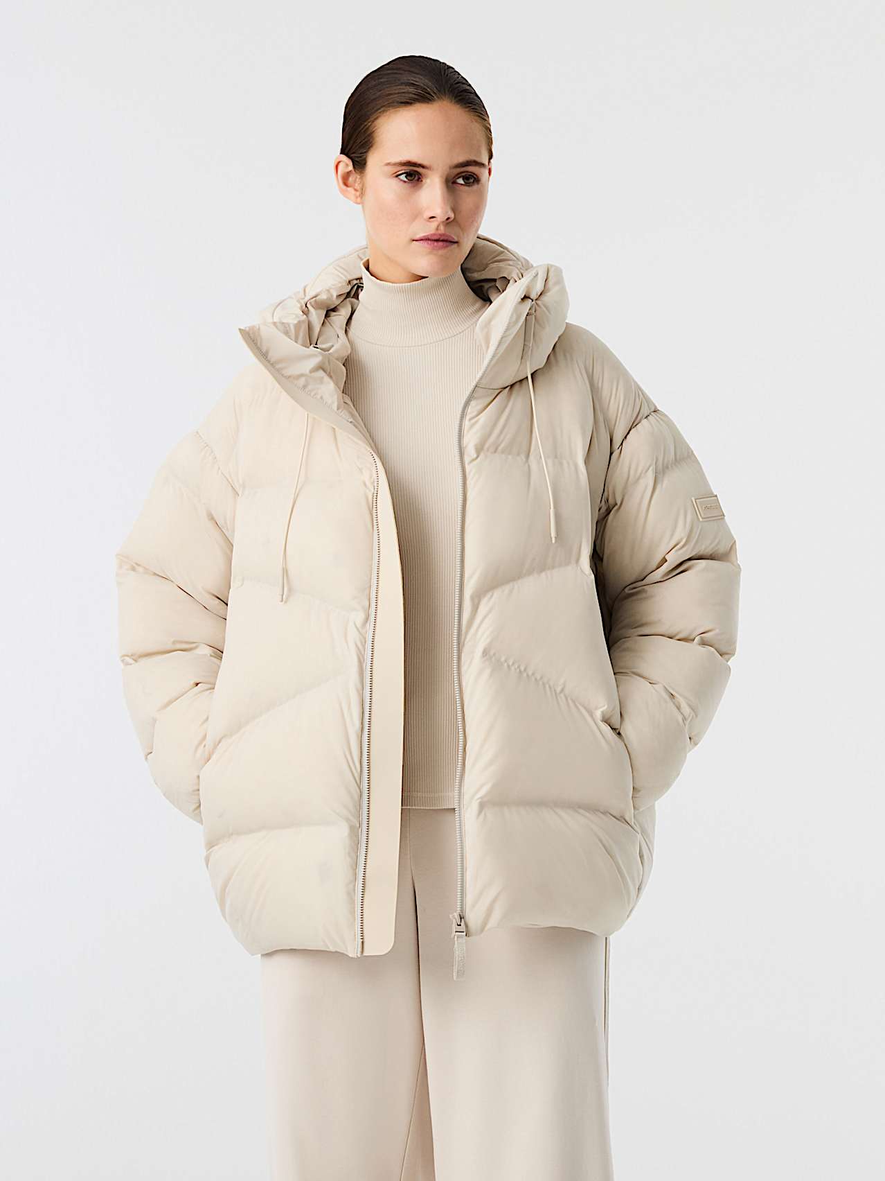 AlphaTauri | ORRENTO V1.Y10.02 | Packable Ultra-light Down Jacket in Stone für Damen