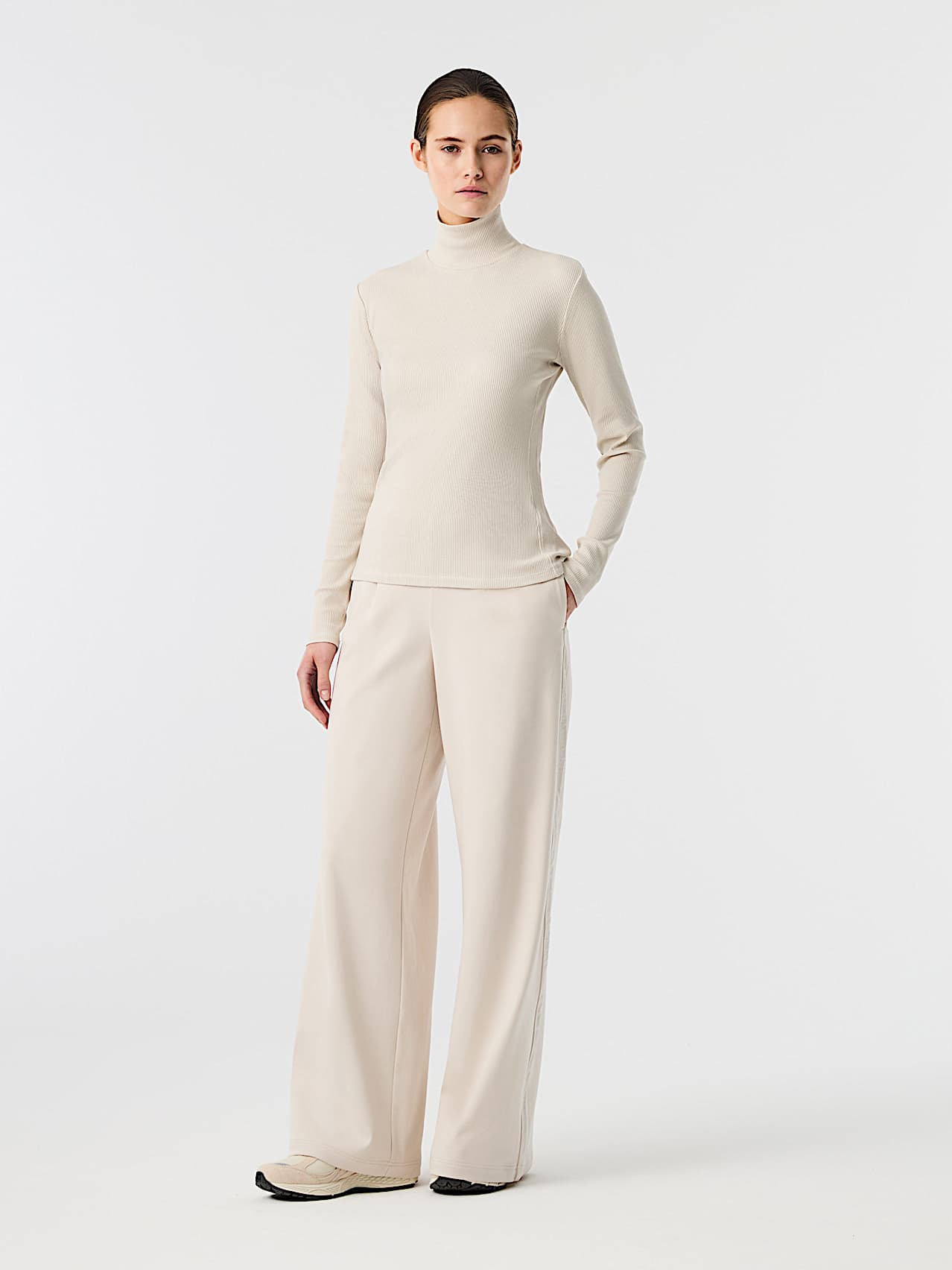 AlphaTauri | JARRA V1.Y10.02 | Ribbed Turtleneck Longsleeve in Stone for Women
