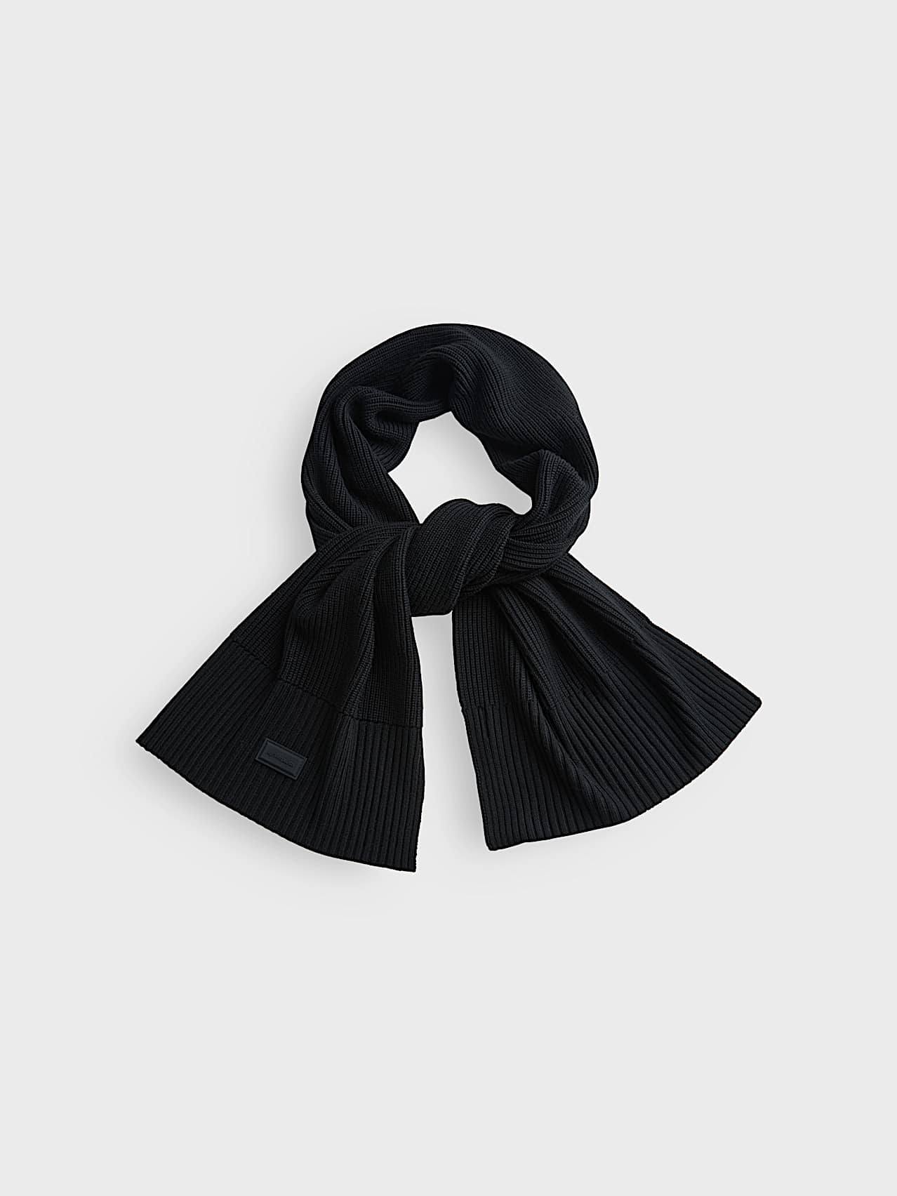 AlphaTauri | AMIENS V1.Y10.02 | Chunky Knit Wool Scarf in Schwarz für Unisex