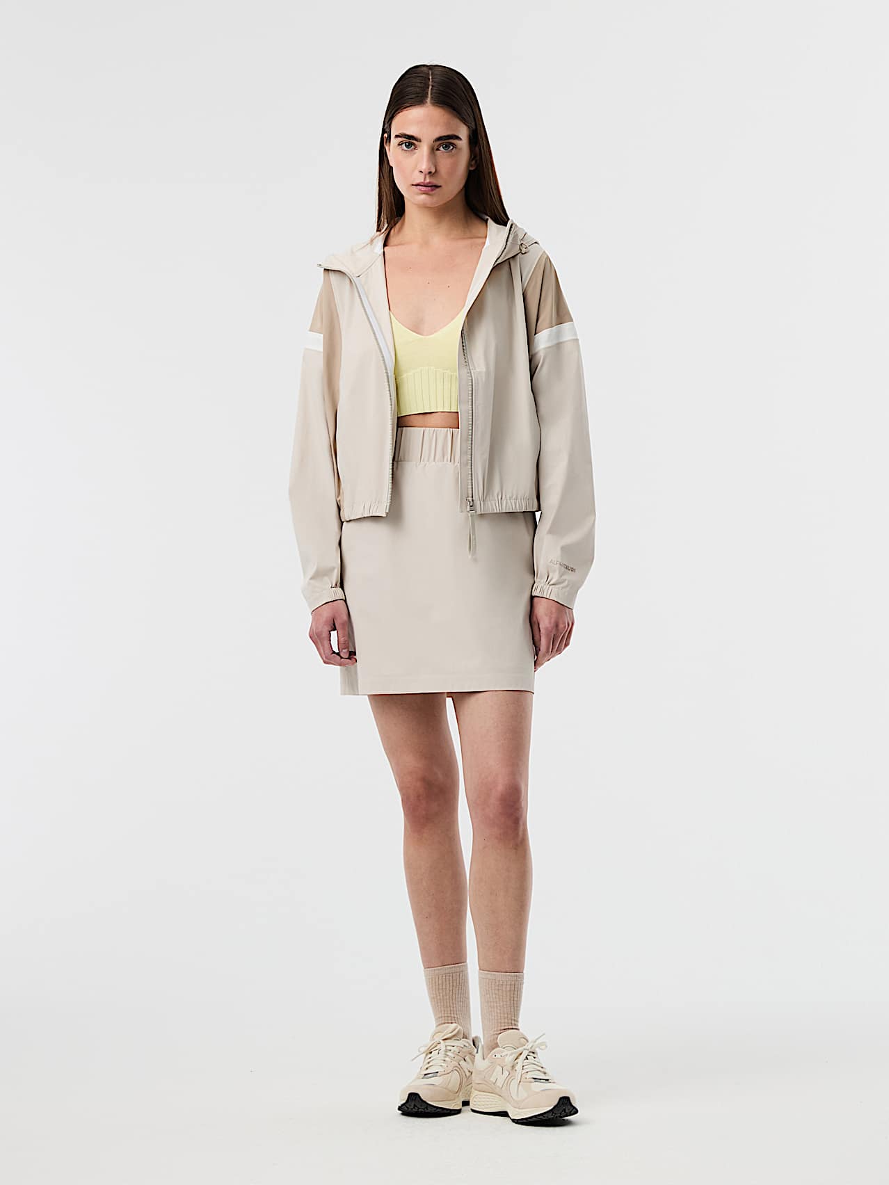 AlphaTauri | WAVY V1.Y10.01 | Performance Stretch Jupe in Stone for Femme