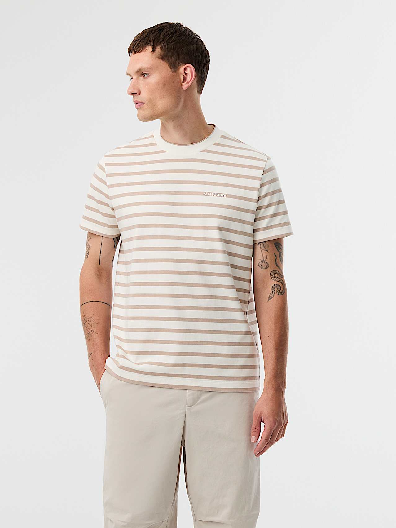 AlphaTauri | JIRO V1.Y10.01 | Maglietta a righe con logo discreto in White / Stone for Uomo