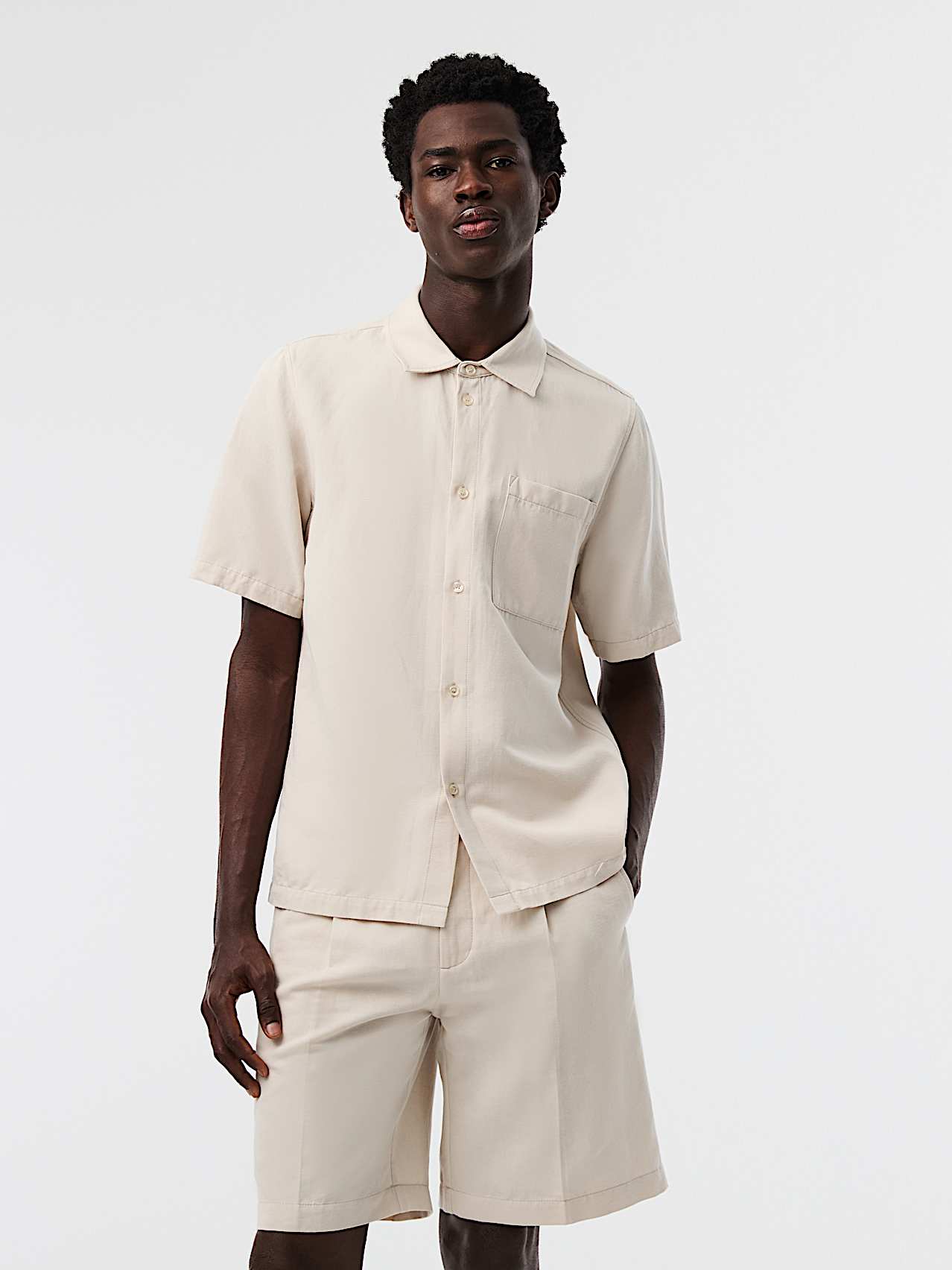 AlphaTauri | WAREH V1.Y10.01 | Locker geschnittenes Overshirt aus Baumwoll-Leinen-Mix in Stone für Herren
