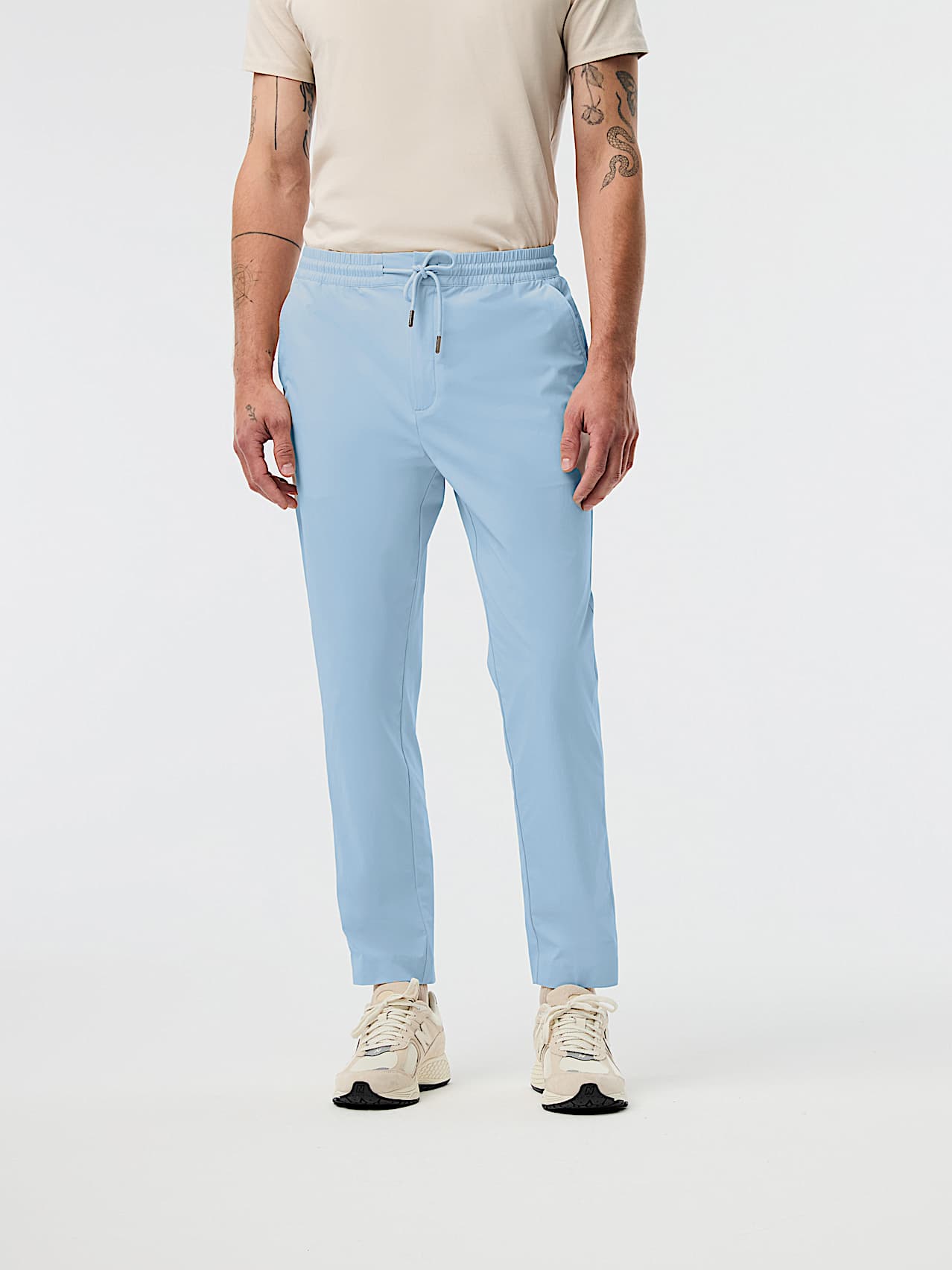 AlphaTauri | POCAS V2.Y10.01 | Reisefreundliche Anzughose aus Performance Stretch in Clouded Blue für Herren