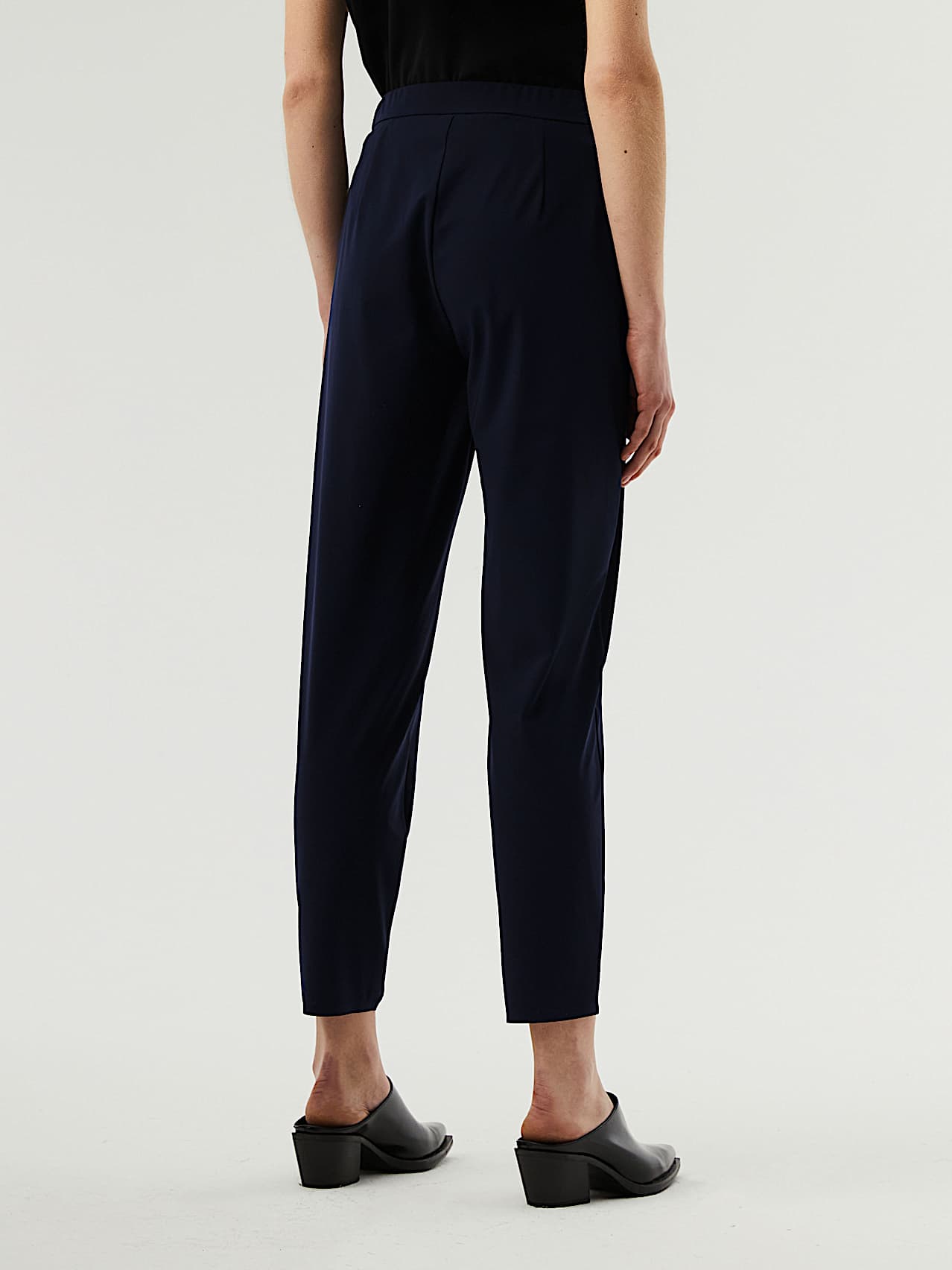 AlphaTauri | PINI V3.Y6.01 | Pantalones de corte ajustado en la parte inferior de punto Power Stretch in Azul Marino for Mujer
