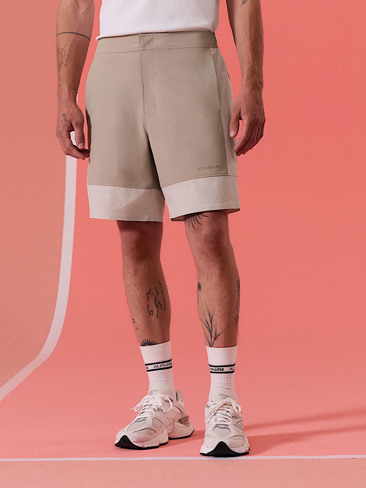 AlphaTauri | PINT V1.Y10.01 | Performance Stretch Pantaloncini leggeri e traspiranti in Dune for Uomo