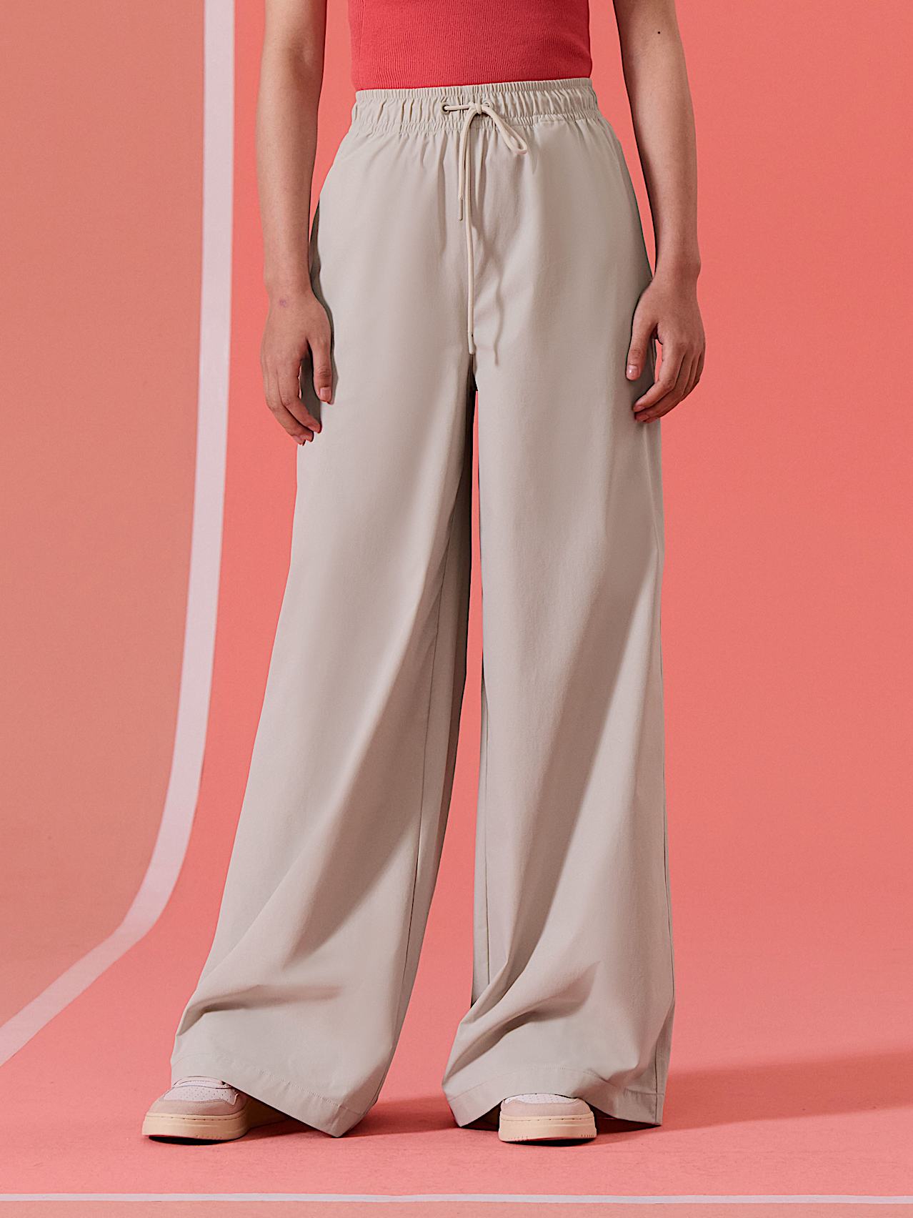 AlphaTauri | PINTA V1.Y10.01 | Performance Stretch Hose mit weitem Bein in Stone für Damen