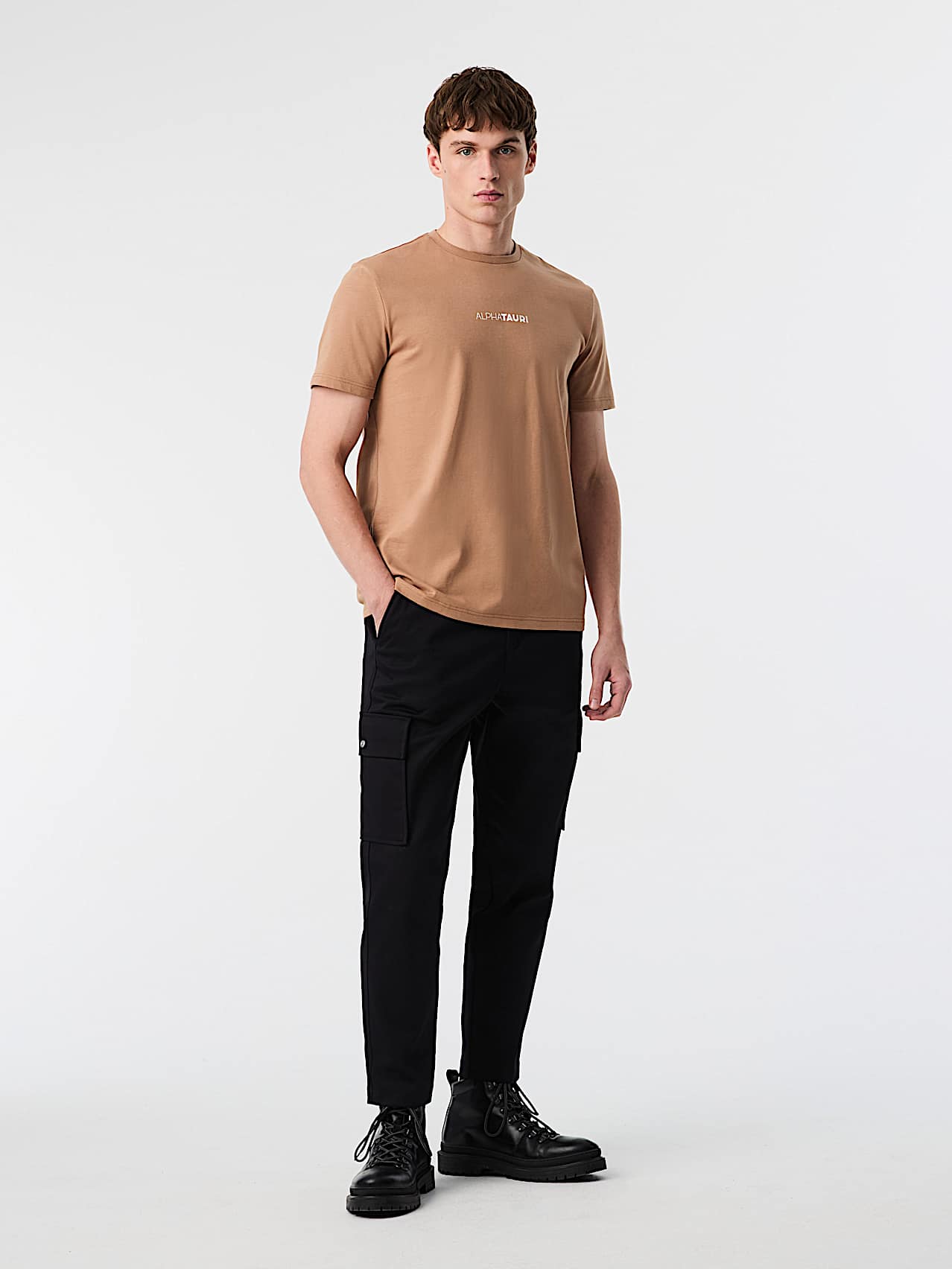 AlphaTauri | JOTTO V1.Y8.02 | T-shirt in cotone con logo esclusivo in Camel for Uomo