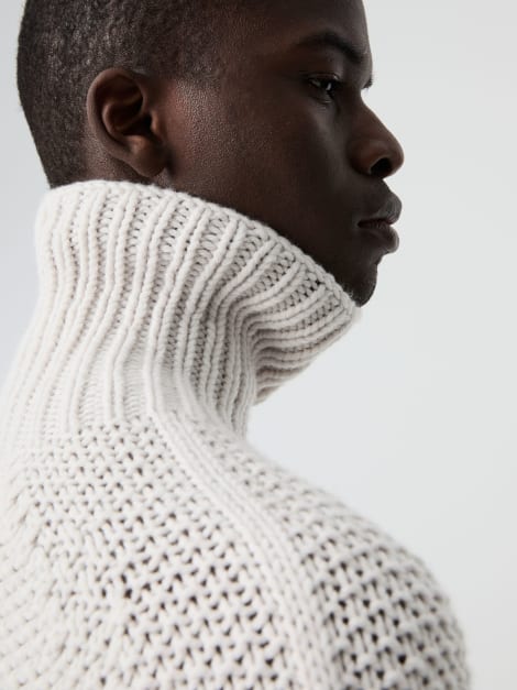 Seamless 3D Chunky Knit Turtleneck Sweater FINAR V1.Y8.02 Off White AlphaTauri