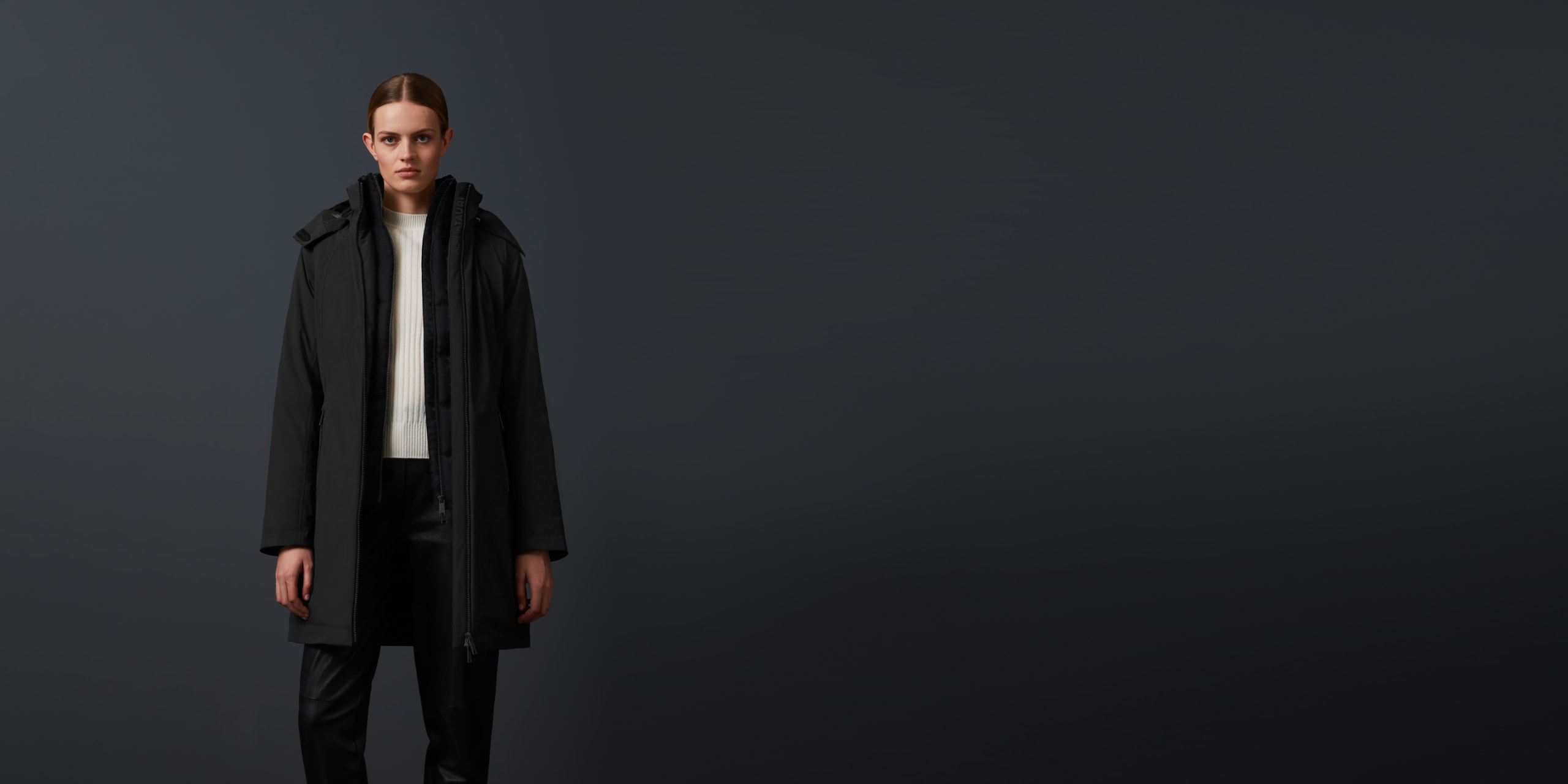AlphaTauri | KUUV V4.Y6.02 | Parka de Taurobran® impermeable y plegable in Negro for Mujer AlphaTauri | KUUV V4.Y6.02 | Parka de Taurobran® impermeable y plegable in Negro for Mujer