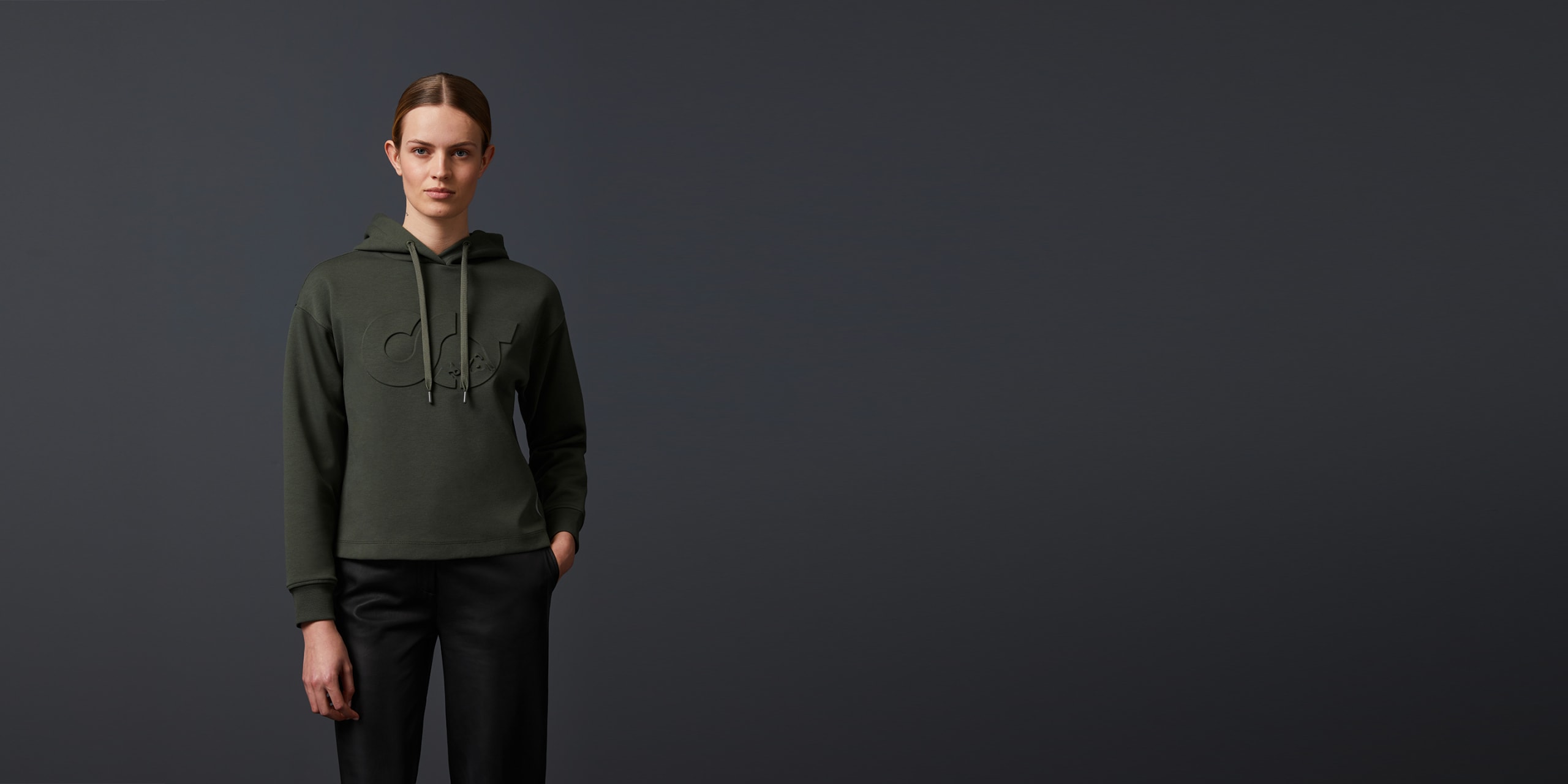 AlphaTauri | SHINHO V1.Y6.02 | Felpa con cappuccio corta in Verde for Donna AlphaTauri | SHINHO V1.Y6.02 | Felpa con cappuccio corta in Verde for Donna