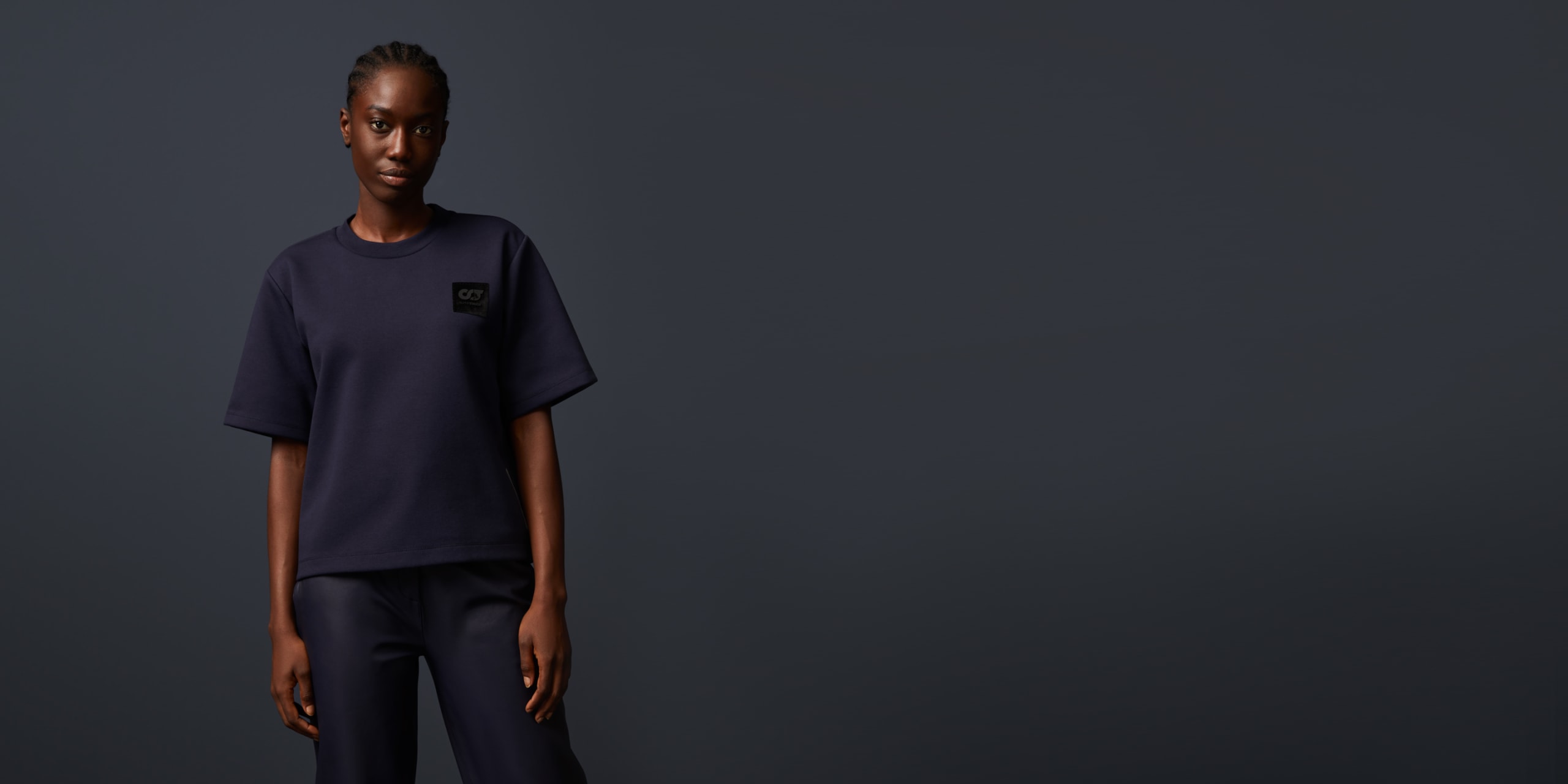 AlphaTauri | JOSHU V1.Y6.02 | オーバーサイズTシャツ in ネイビー for レディース AlphaTauri | JOSHU V1.Y6.02 | オーバーサイズTシャツ in ネイビー for レディース