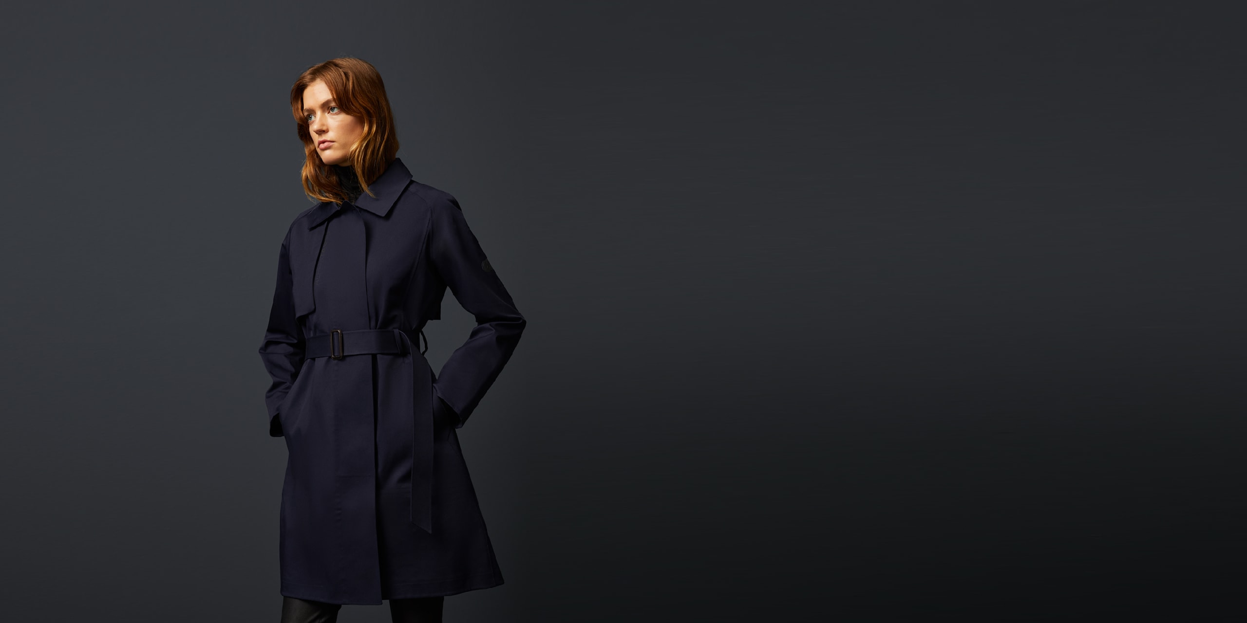 AlphaTauri | OMANI V1.Y5.02 | Packable Waterproof Taurobran® Trenchcoat in Navy for Women AlphaTauri | OMANI V1.Y5.02 | Packable Waterproof Taurobran® Trenchcoat in Navy for Women