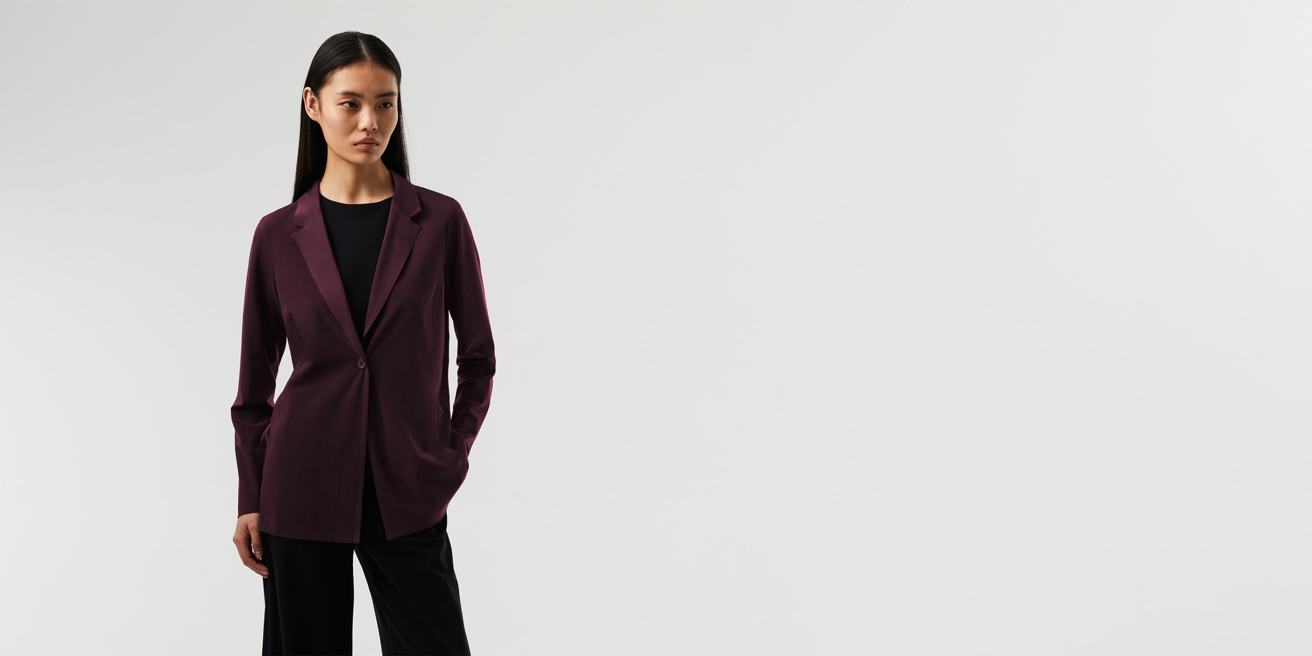 AlphaTauri | JEULA V2.Y7.02 | Power Stretch Jersey Blazer in Plum for Women AlphaTauri | JEULA V2.Y7.02 | Power Stretch Jersey Blazer in Plum for Women