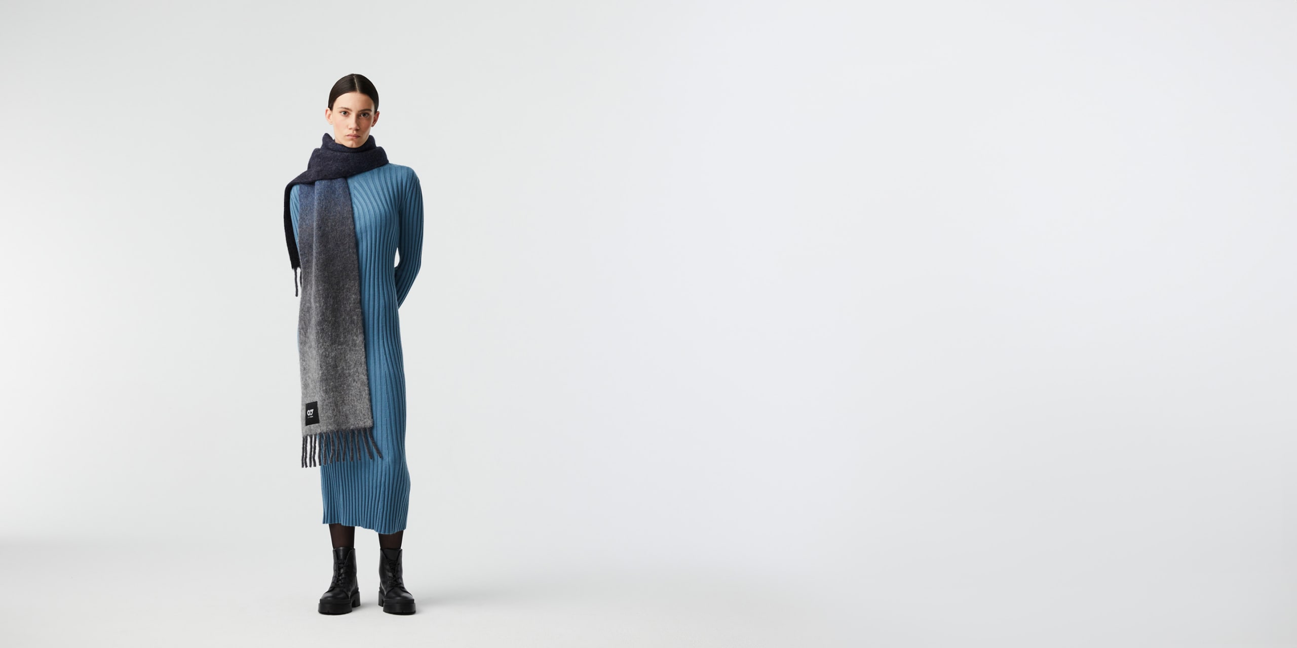 AlphaTauri | AFFUL V1.Y8.02 | Sciarpa in misto alpaca e lana merino in Grigio Scuro for Unisex AlphaTauri | AFFUL V1.Y8.02 | Sciarpa in misto alpaca e lana merino in Grigio Scuro for Unisex