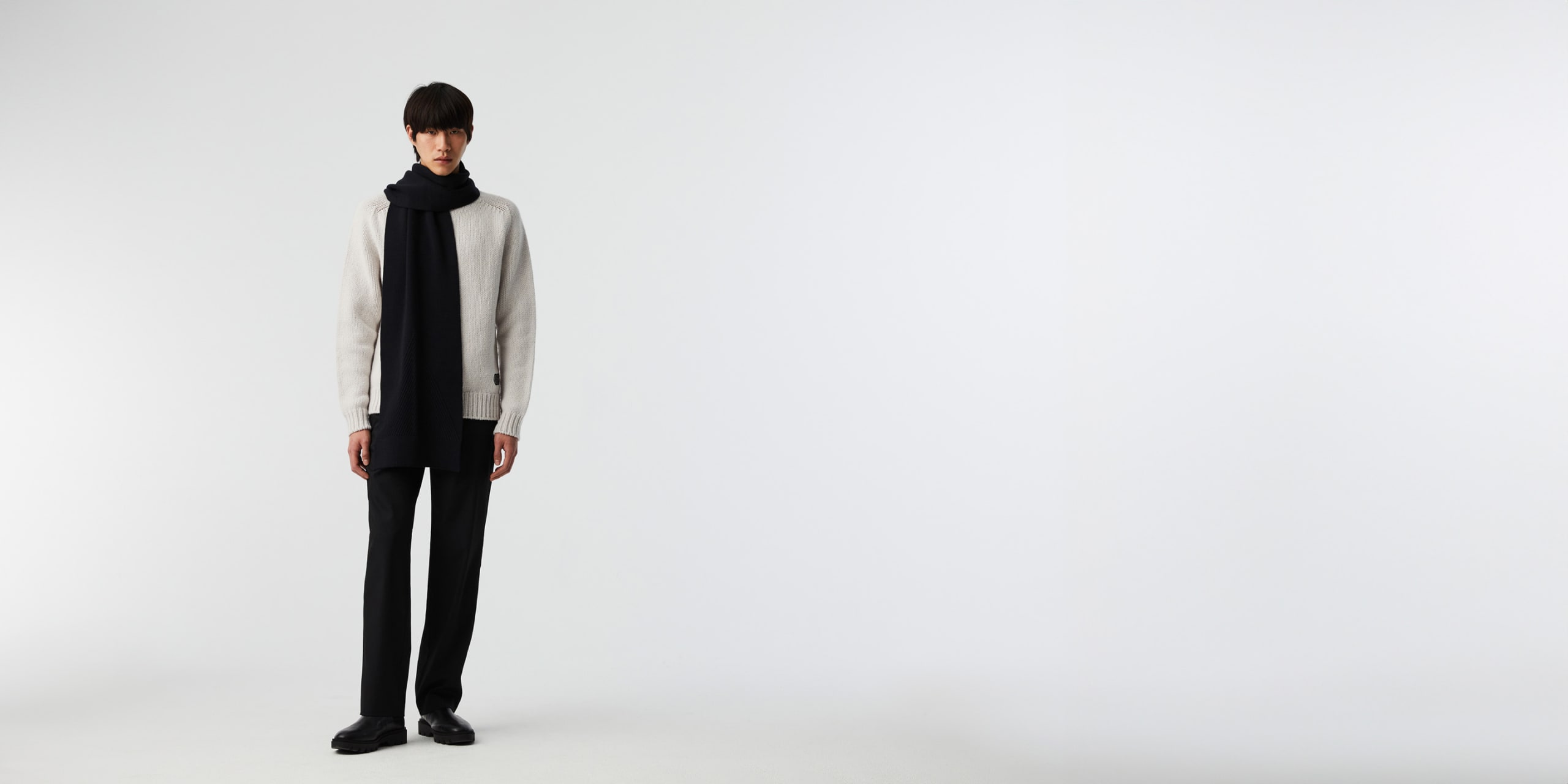 AlphaTauri | AFFA V1.Y8.02 | Sciarpa in maglia in Nero for Unisex AlphaTauri | AFFA V1.Y8.02 | Sciarpa in maglia in Nero for Unisex