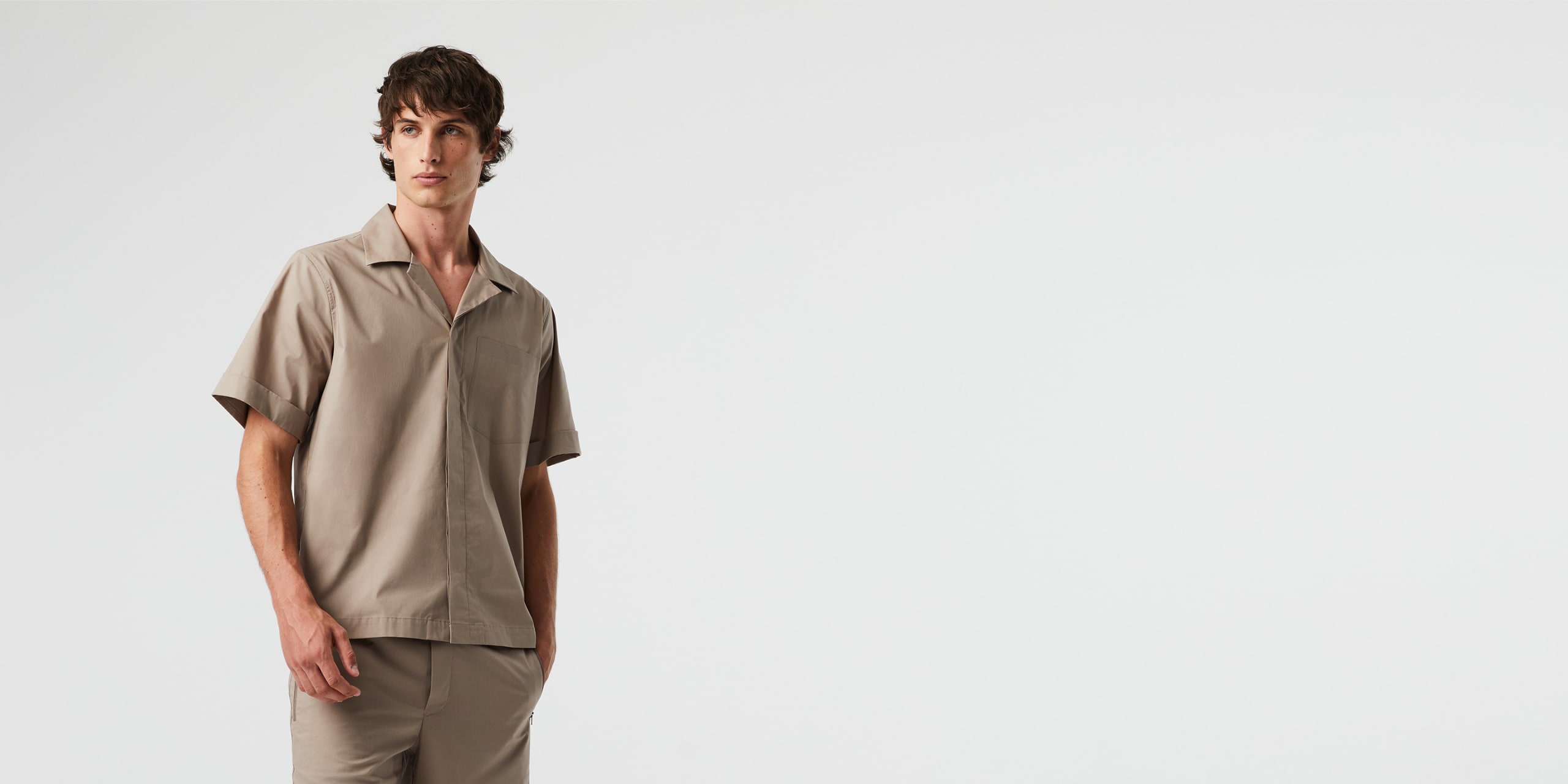 AlphaTauri | WELSH V1.Y8.01 | Chemise à manches courtes déperlante in Taupe/Brun for Homme