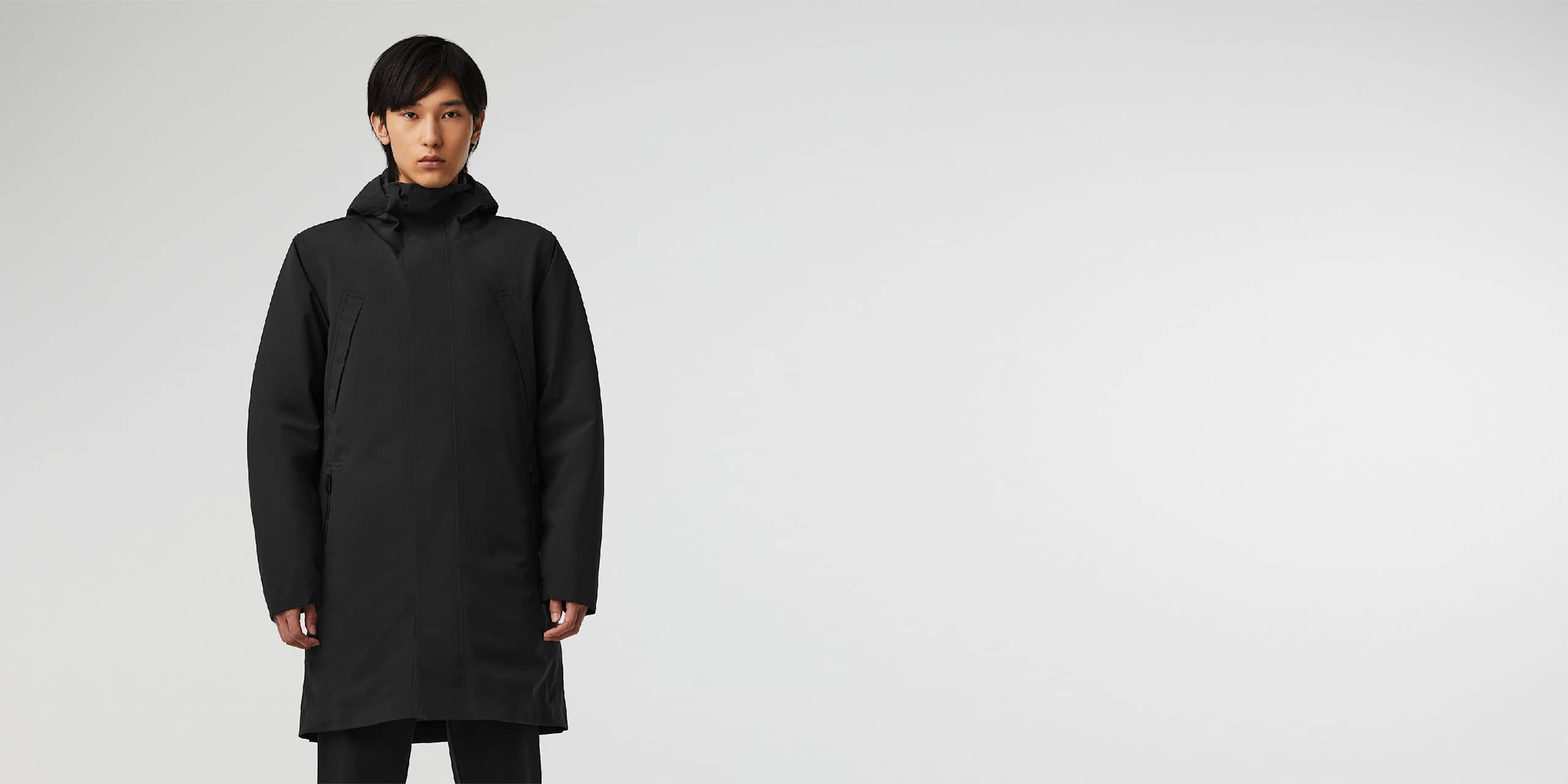 AlphaTauri | KOOV V10.Y7.02 | Parka pliable déperlante emblématique en Taurobran® in Noir for Homme