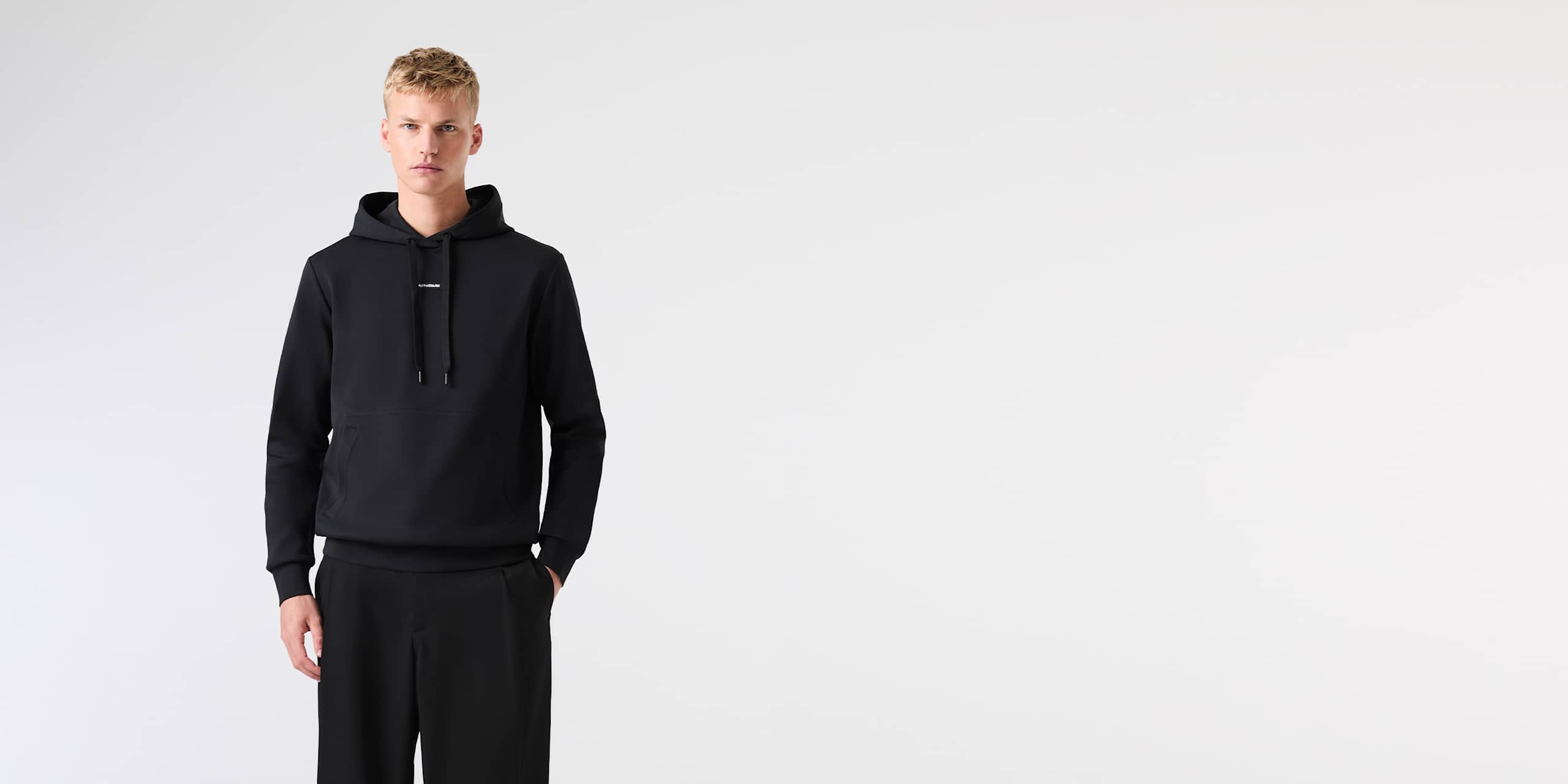 AlphaTauri | SKY V1.Y9.02 | Sweat-shirt à capuche coupe décontractée en maille interlock in Black for Homme