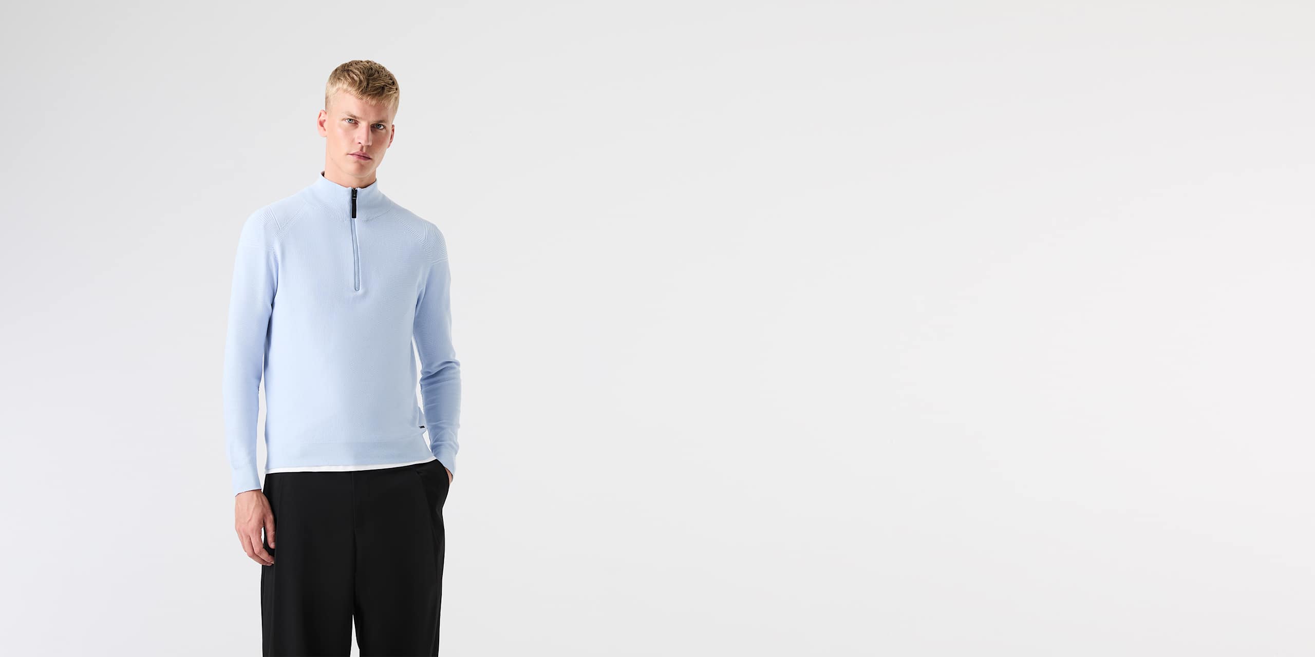 AlphaTauri | FROST V1.Y9.02 | Seamless 3D Knit Half-Zip Sweater in Sky Blue for Men