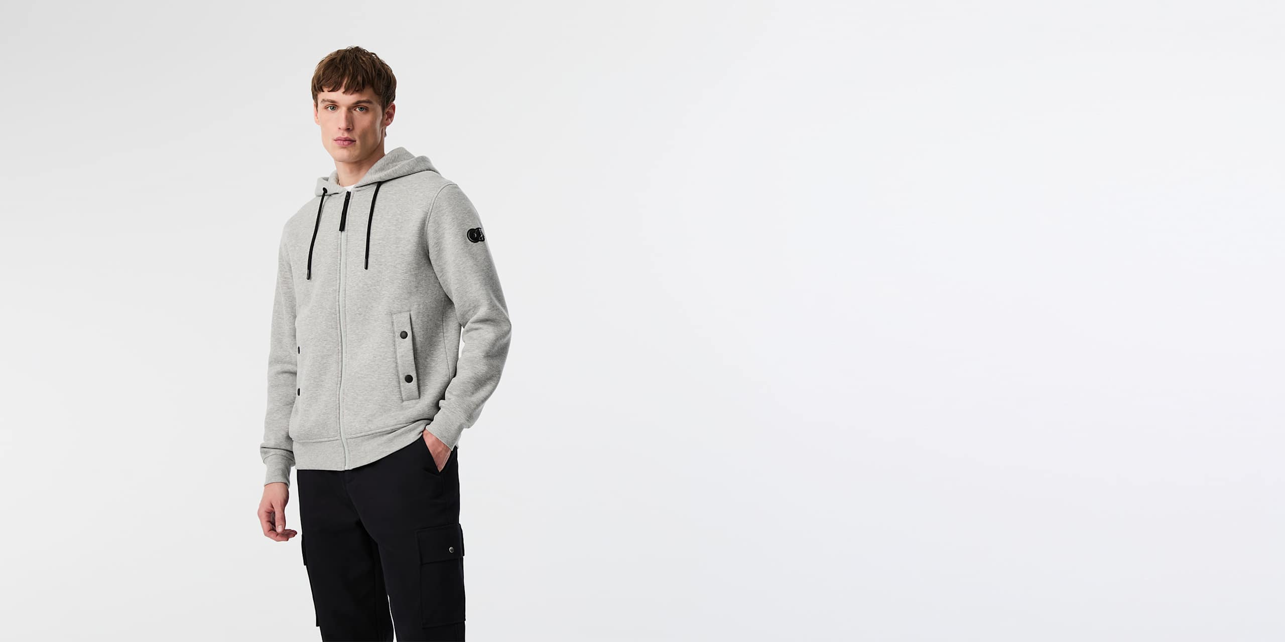 AlphaTauri | SHENO V2.Y8.02 | Sweatjacke mit Kapuze und charakteristischem Logo in Heather Grey für Herren AlphaTauri | SHENO V2.Y8.02 | Sweatjacke mit Kapuze und charakteristischem Logo in Heather Grey für Herren