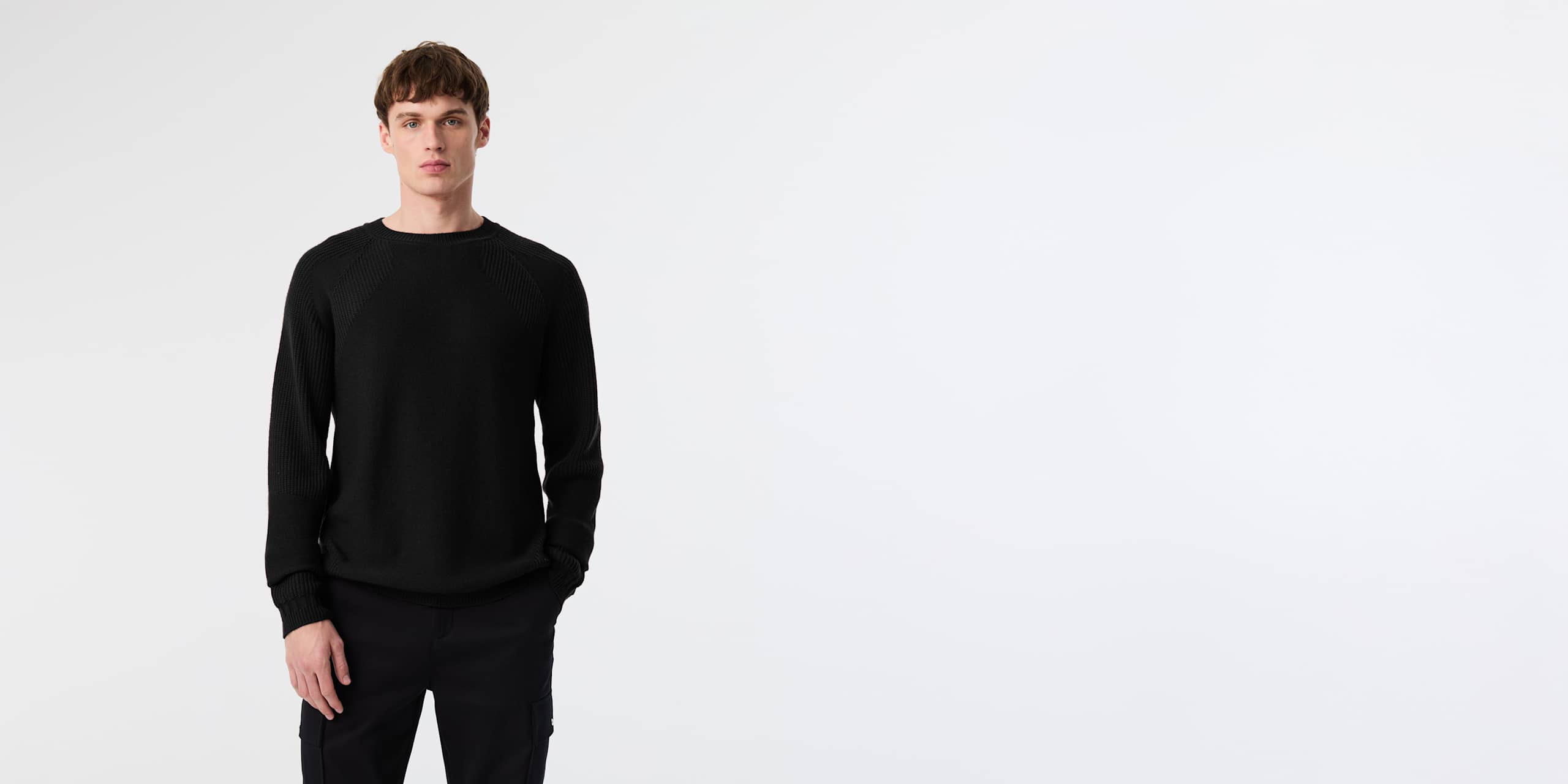 AlphaTauri | FLEUR V1.Y9.02 | Maglione girocollo in maglia 3D senza cuciture in Black for Uomo AlphaTauri | FLEUR V1.Y9.02 | Maglione girocollo in maglia 3D senza cuciture in Black for Uomo