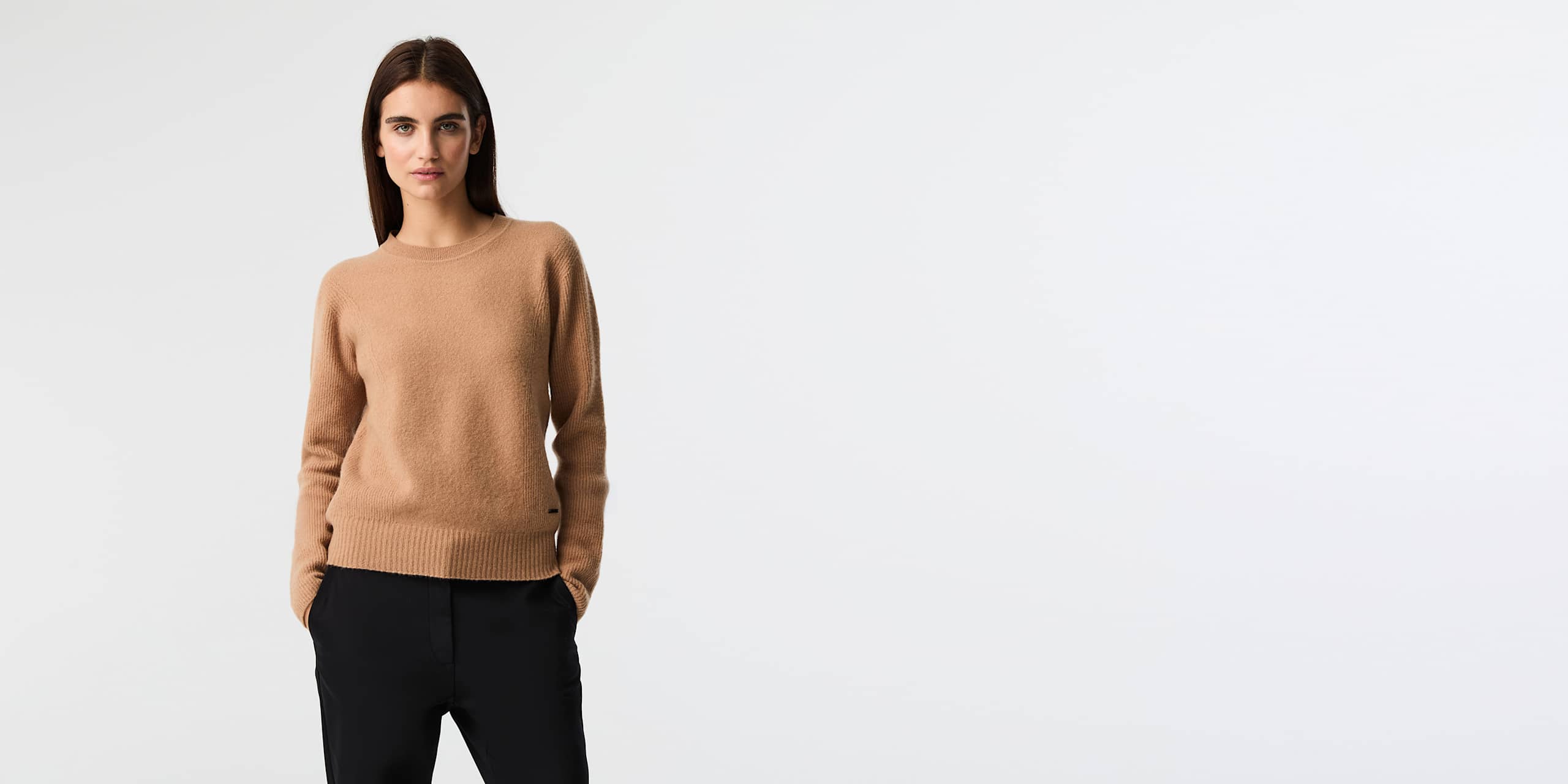 AlphaTauri | FAAMO V1.Y9.02 | Jersey de cuello redondo de punto 3D sin costuras in Camel for Mujer