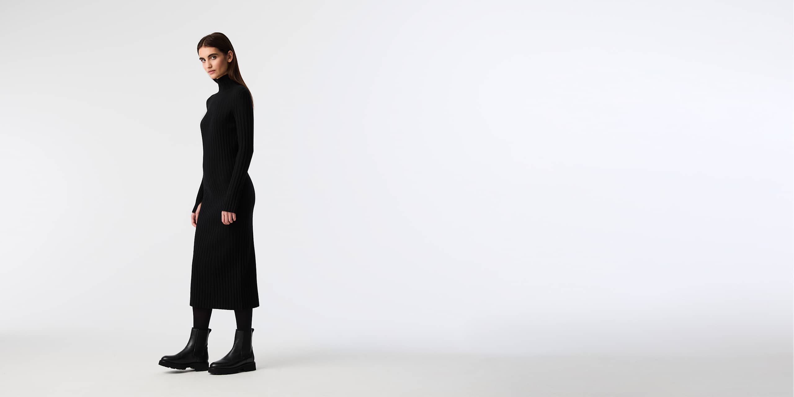 AlphaTauri | FOLAS V2.Y9.02 | Robe midi en maille 3D sans coutures in Black for Femme