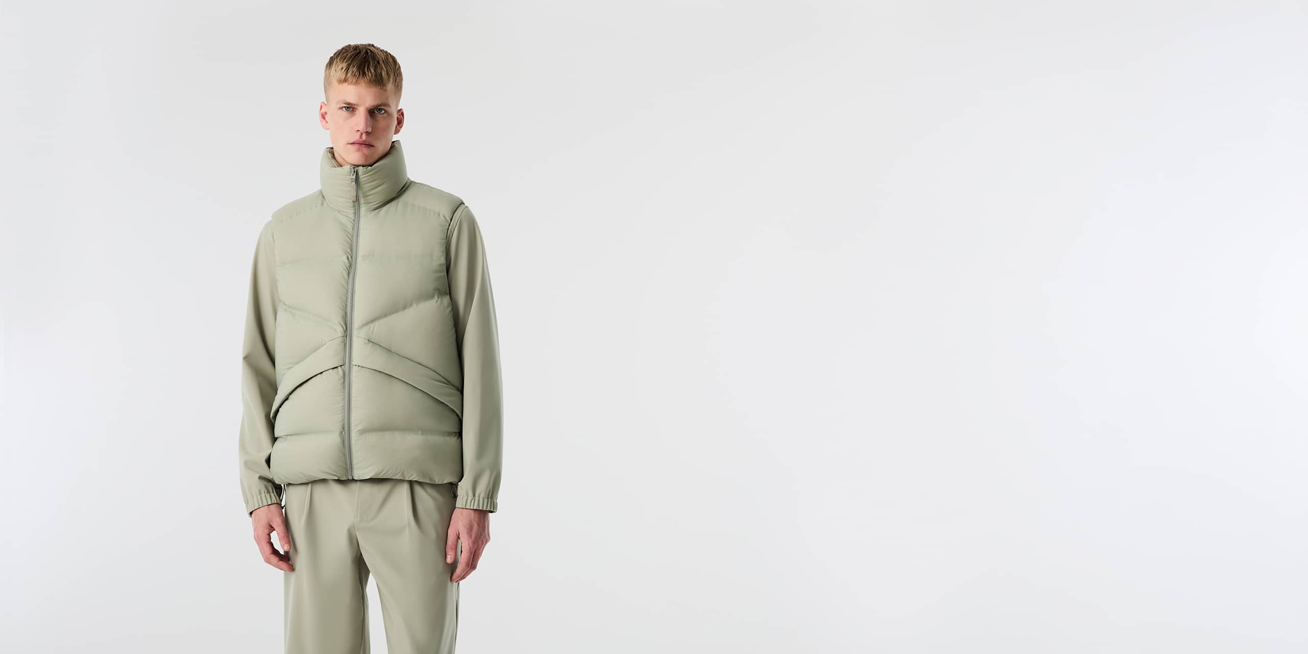 AlphaTauri | OLAVEN V1.Y10.02 | Ultra Light Down Vest in Dark Sage für Herren