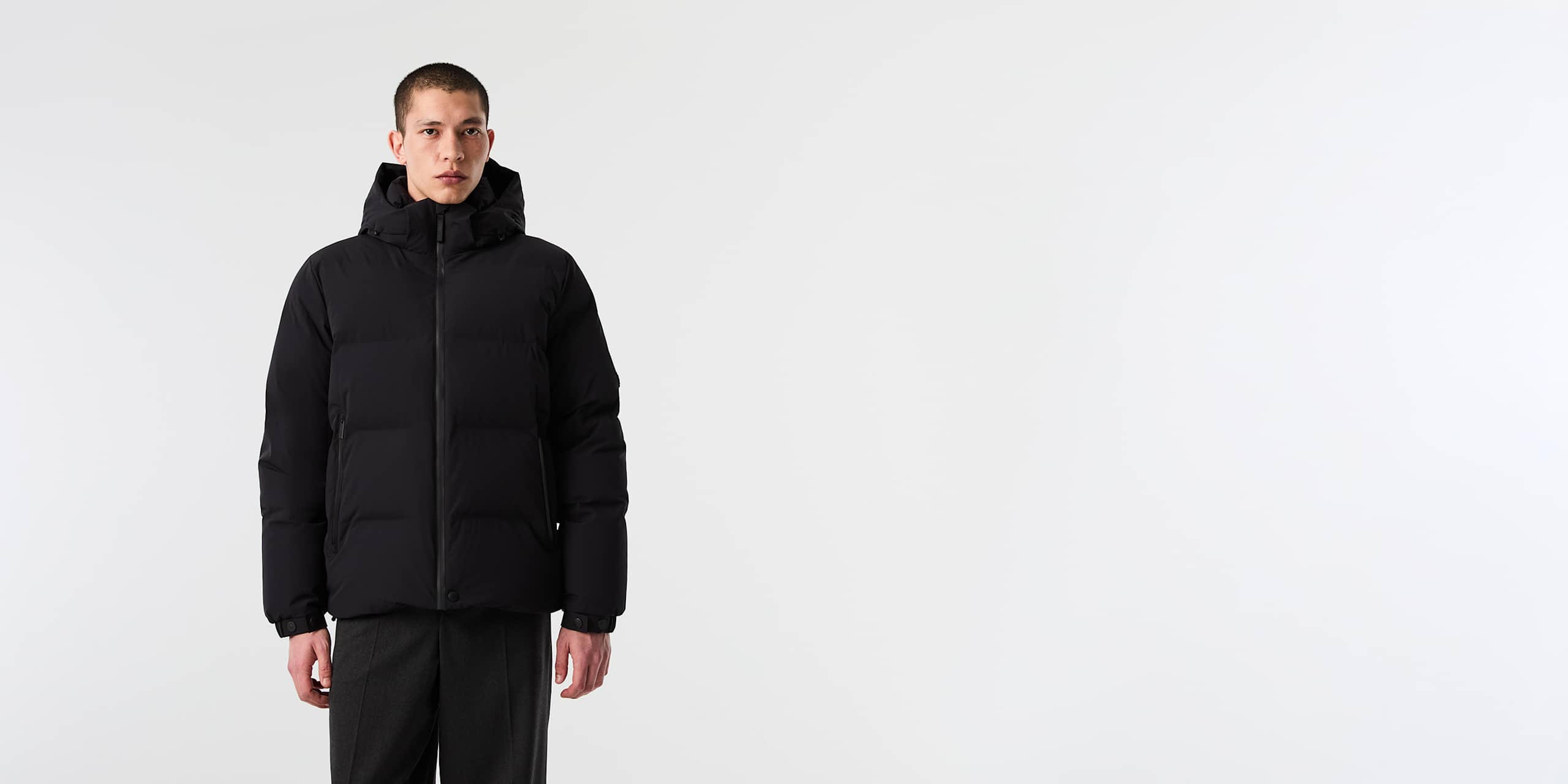 AlphaTauri | ODORU V4.Y10.02 | Gepolsterte Daunen-Steppjacke in Schwarz für Herren