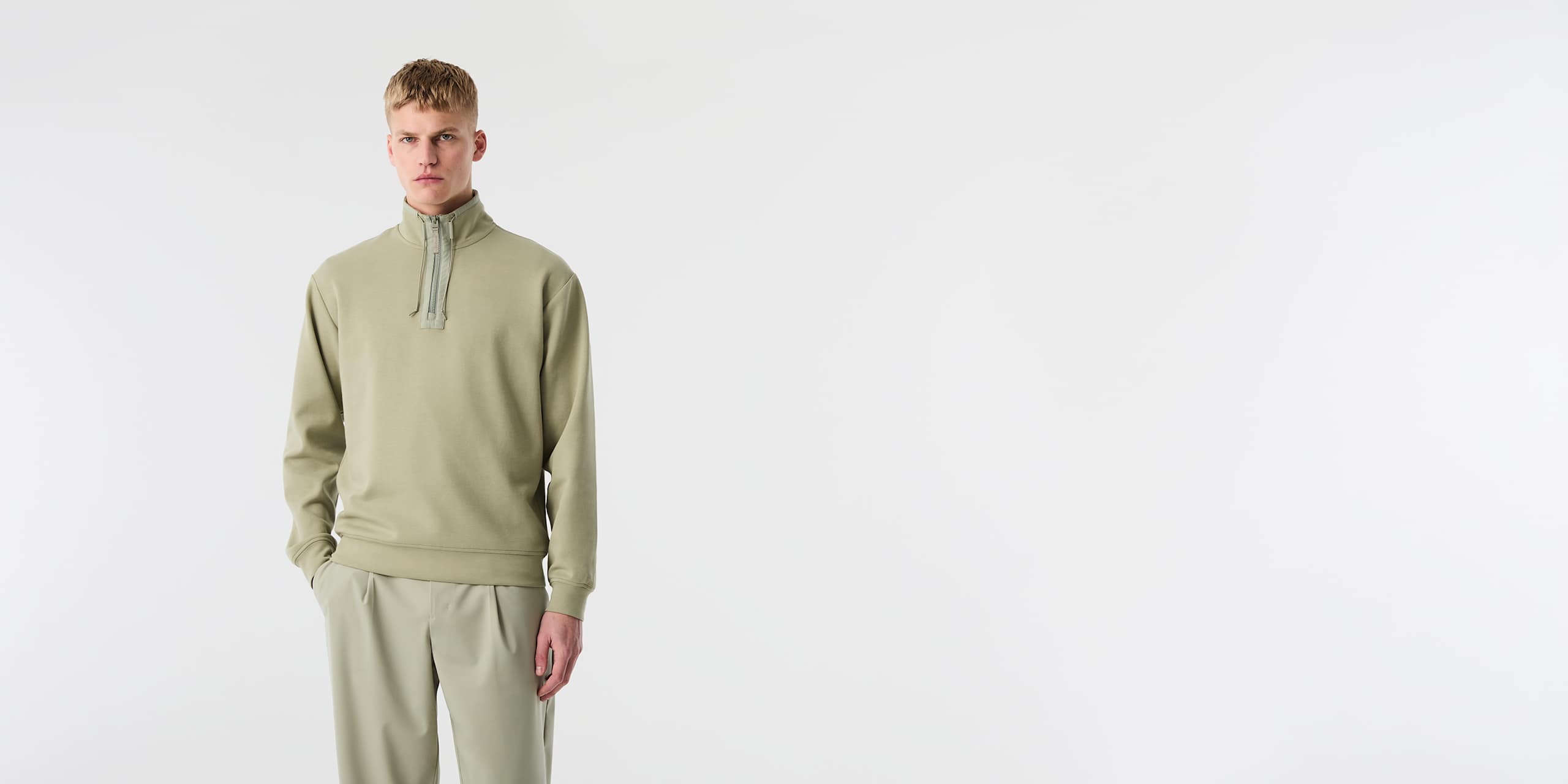 AlphaTauri | SYLVES V1.Y10.02 | Hybrid Halfzip Sweatshirt in Dark Sage für Herren