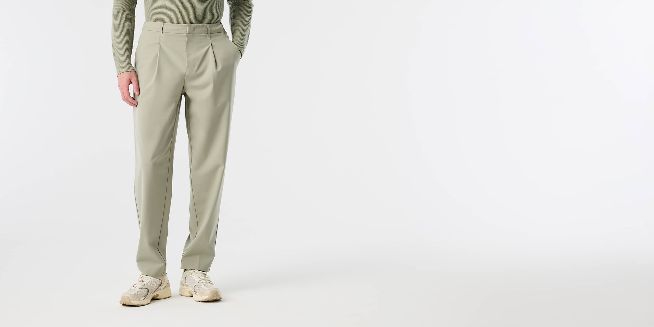 AlphaTauri | PANNS V1.Y10.02 | Elegant Stretch Carrot Fit Trousers in Dark Sage for Uomo