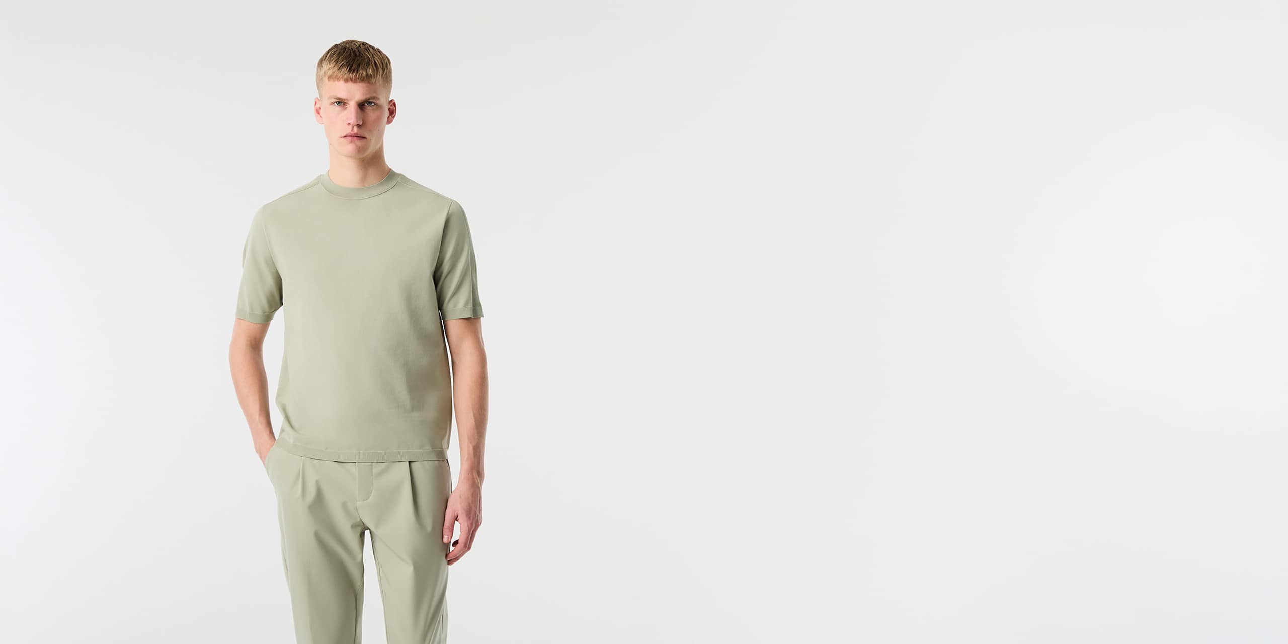 AlphaTauri | FARIS V1.Y10.02 | 3D Knit Loose Fit T-Shirt in Dark Sage for Uomo
