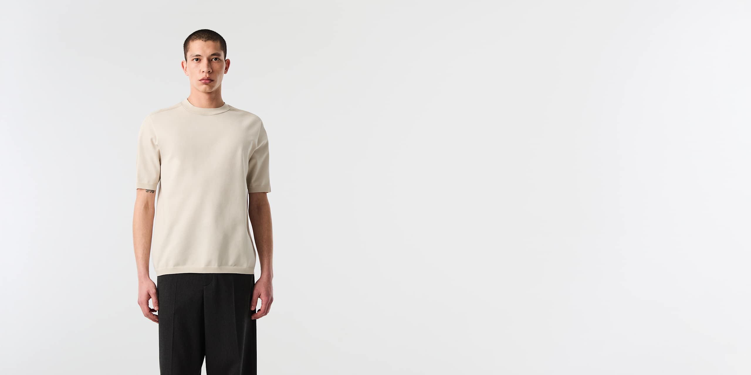 AlphaTauri | FARIS V1.Y10.02 | 3D Knit Loose Fit T-Shirt in Stone for Uomo